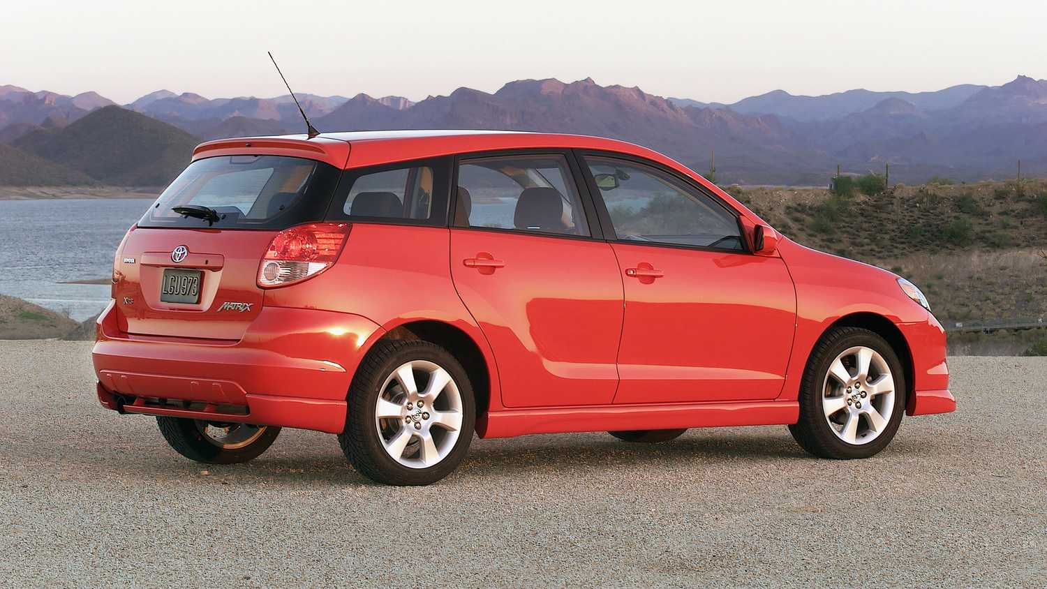 Toyota Matrix XRS: Celica Motorlu Unutulmuş Hot Hatch, Golf GTI'dan 25 Bin Dolar Daha Ucuz