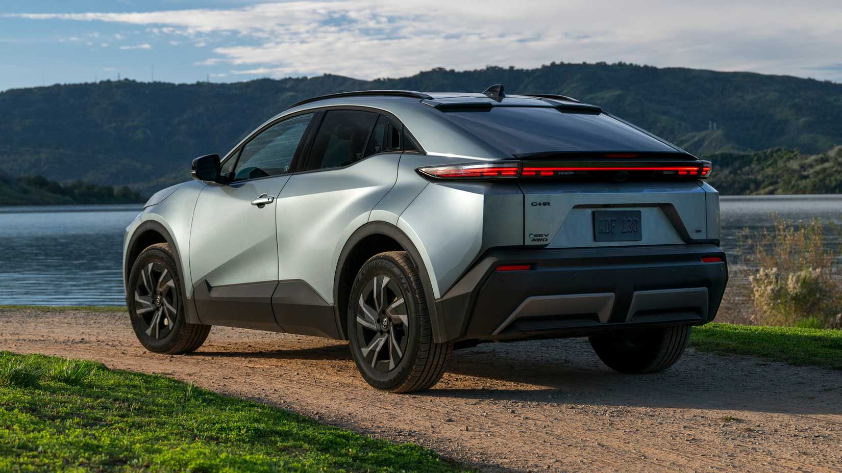 Toyota C-HR 2027 Fiyatı: WRX'ten Hızlı, Hâlâ Uygun