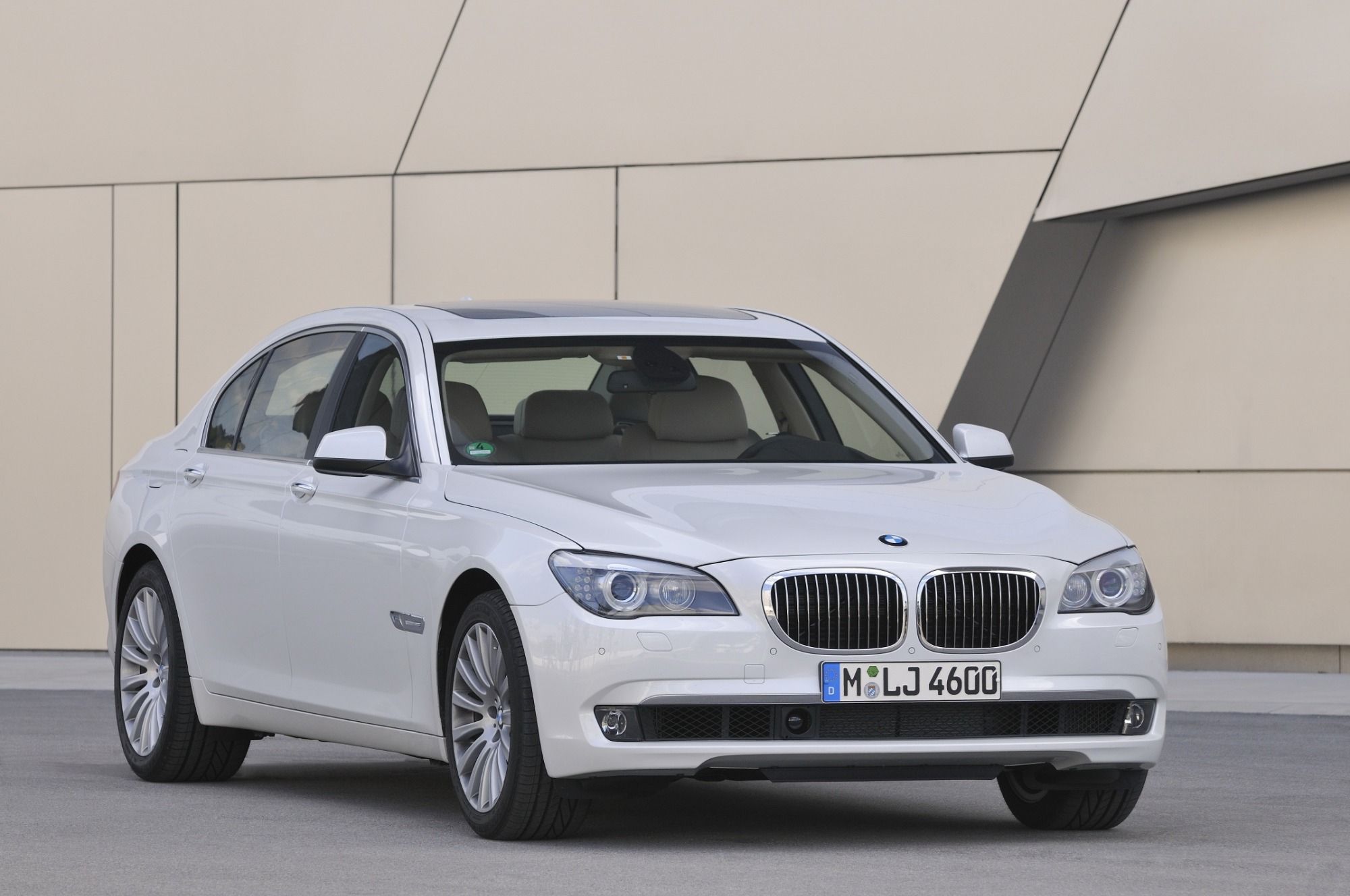 2009 bmw 7 series 750li sedan 4d specs