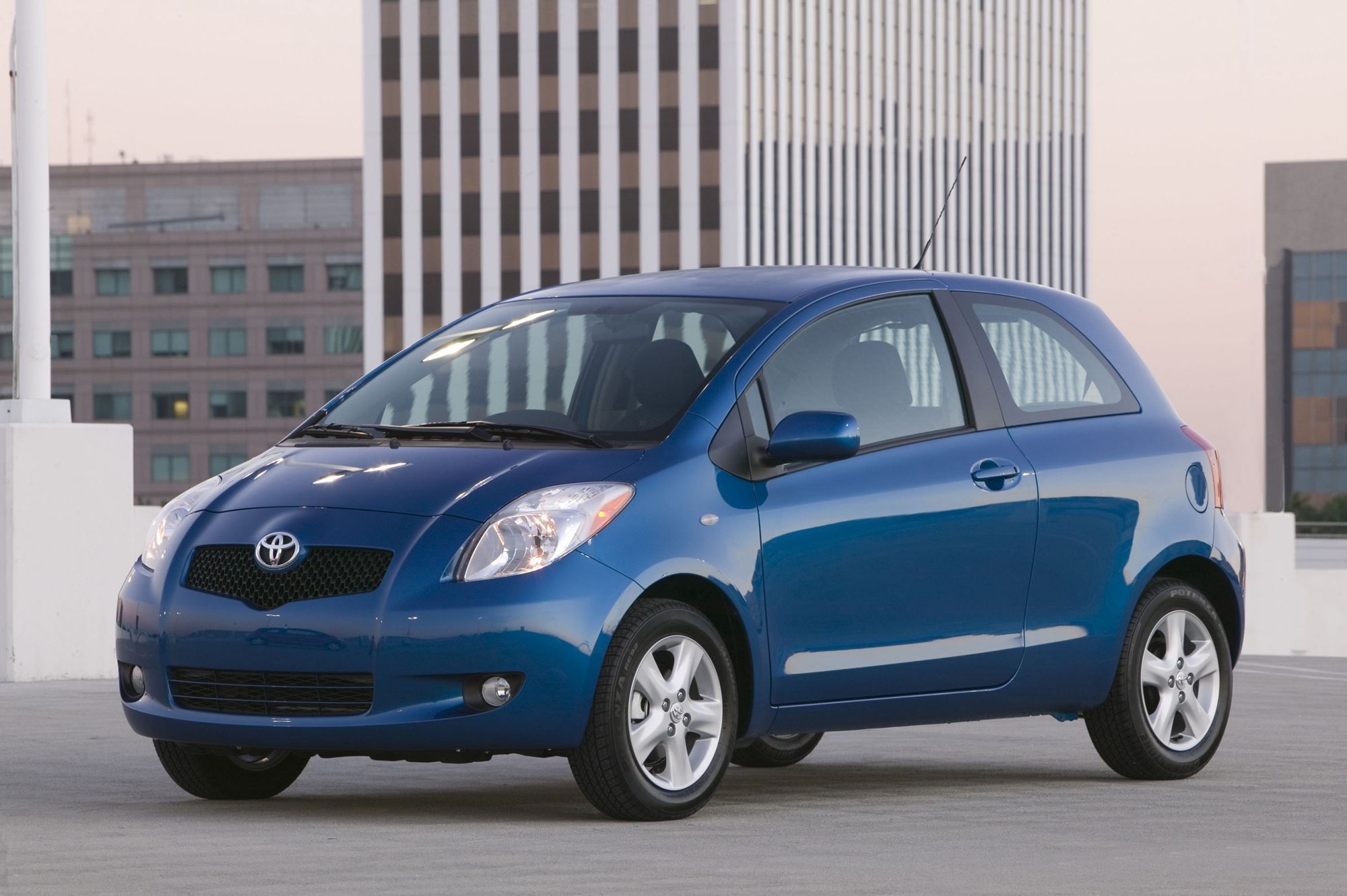 2008 Toyota Yaris Hatchback S Automatic 3-Door | CarBuzz