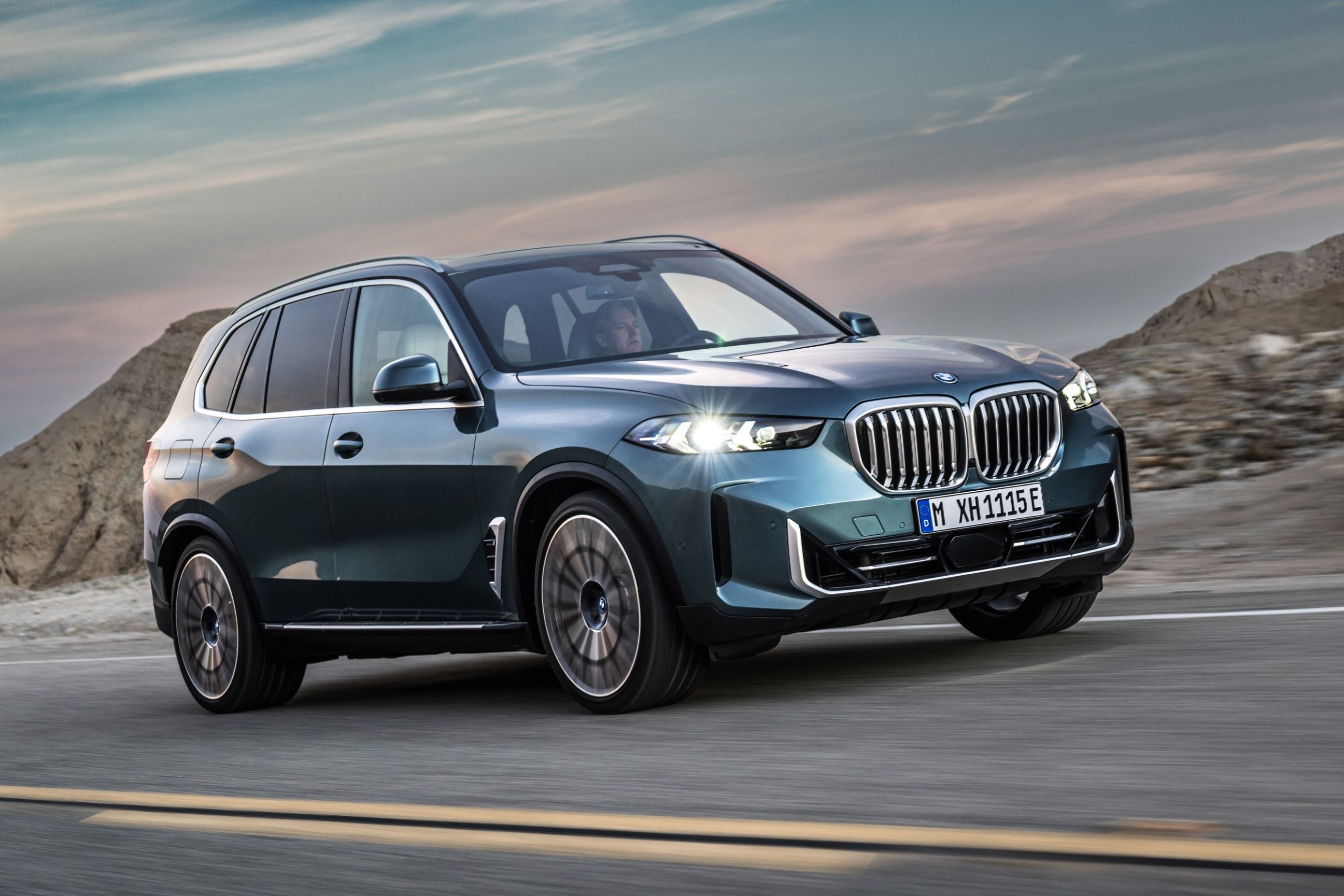 2021 BMW X5 - Photos Exterior | CarBuzz