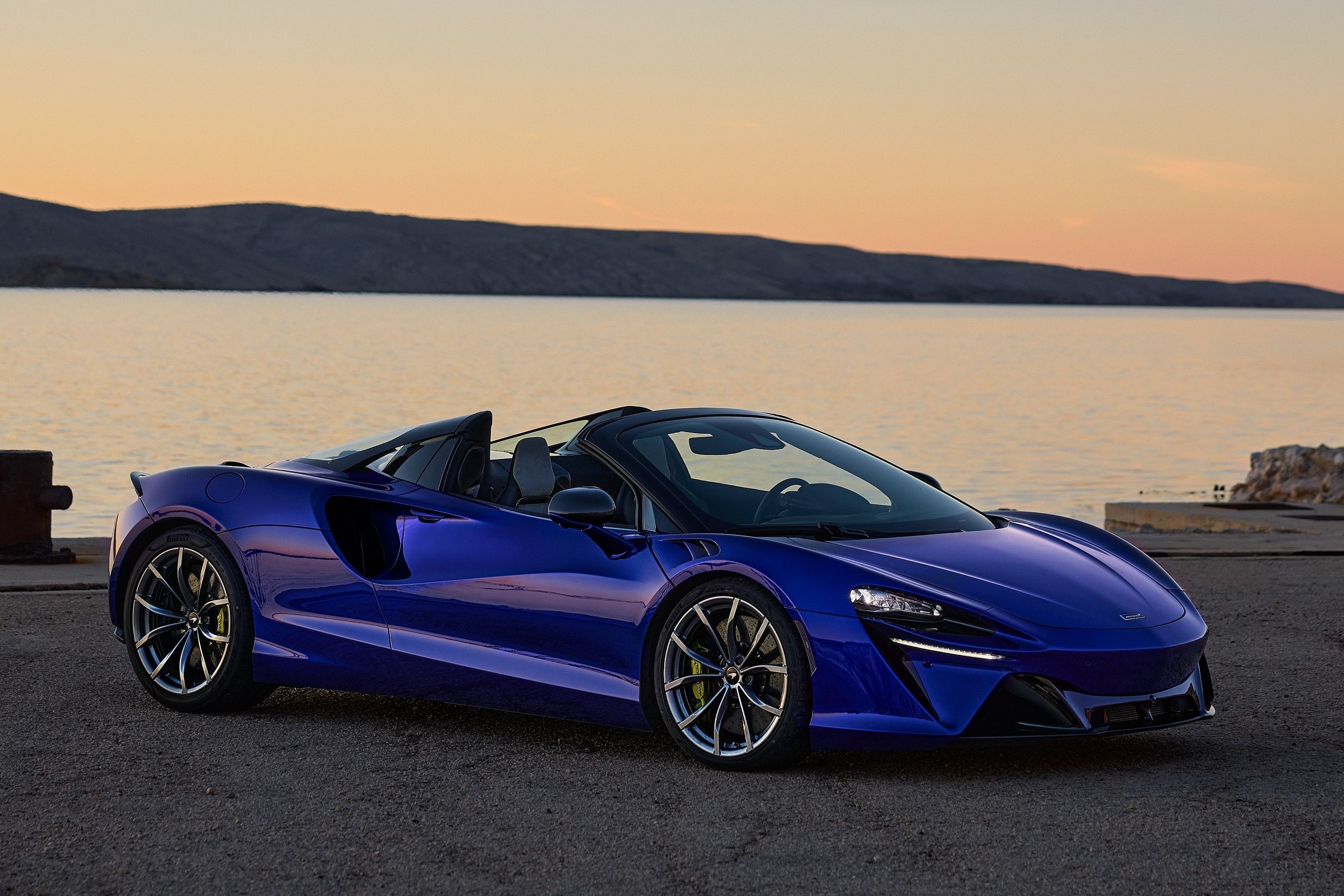 2025 McLaren Artura Spider Review CarBuzz