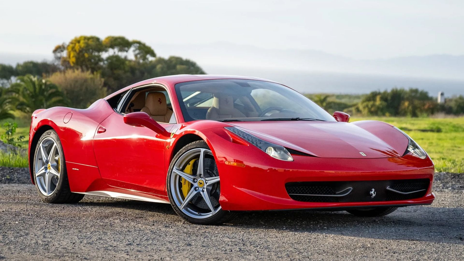 2010 Ferrari 458 Italia 3/4 front view