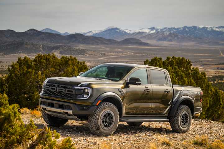Custom Raptor R Trucks Ford Sets The Record Straight On More Raptor R Models