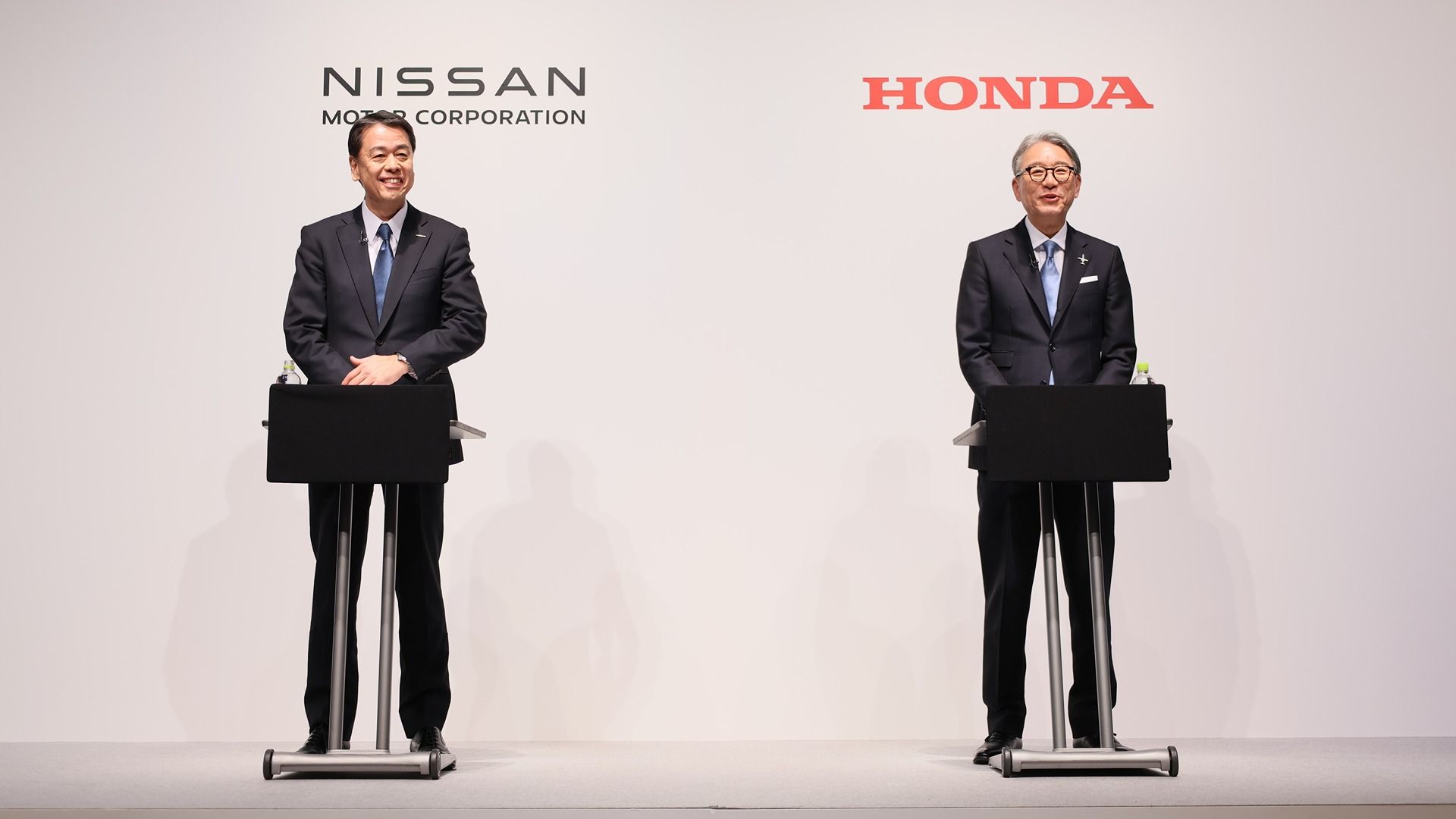 Nissan CEO Makoto Uchida and Honda president Toshihiro Mibe