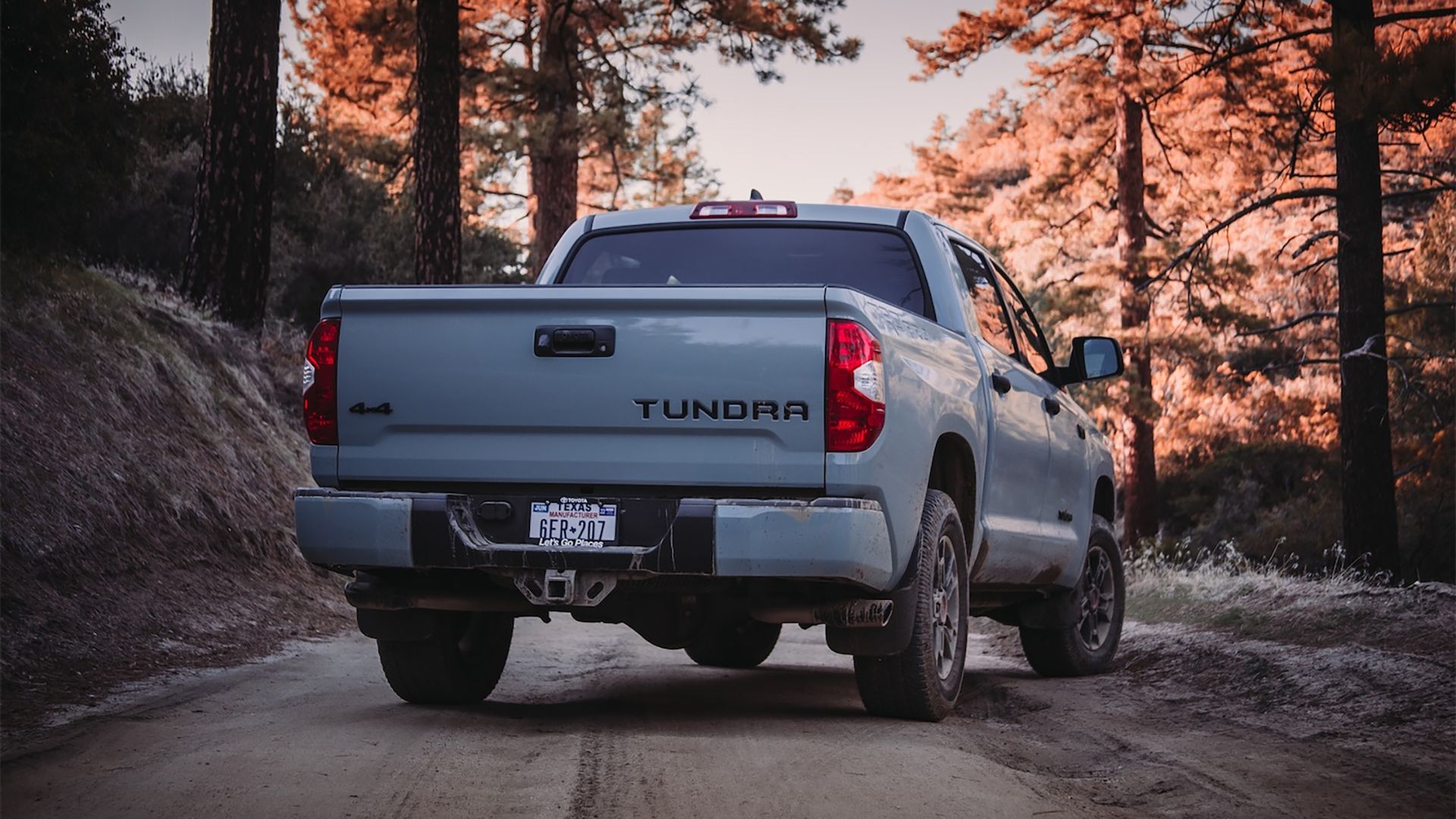 844720a2019 - 2021 Toyota Tundra 2nd Gen Facelift 3 Rear Angle View