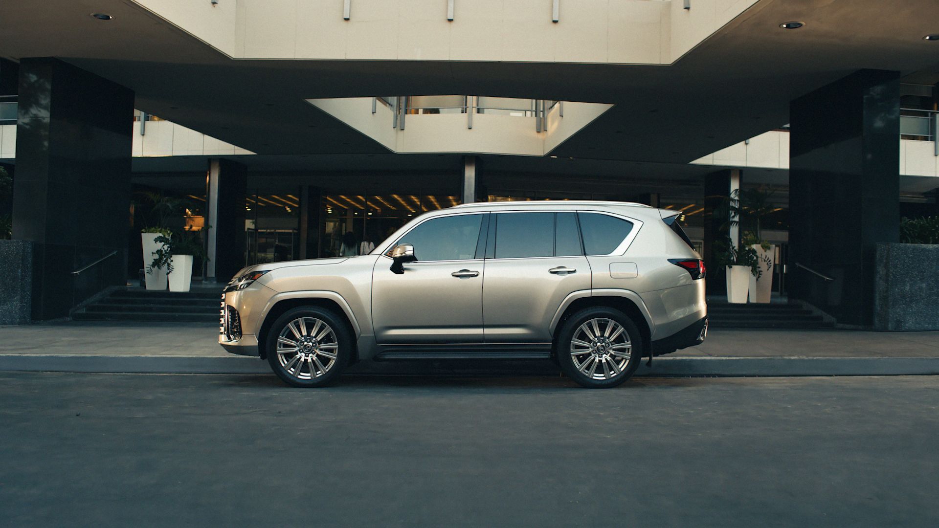 Large SUV Comparison: 2025 Infiniti QX80 Vs. 2024 Lexus LX 600