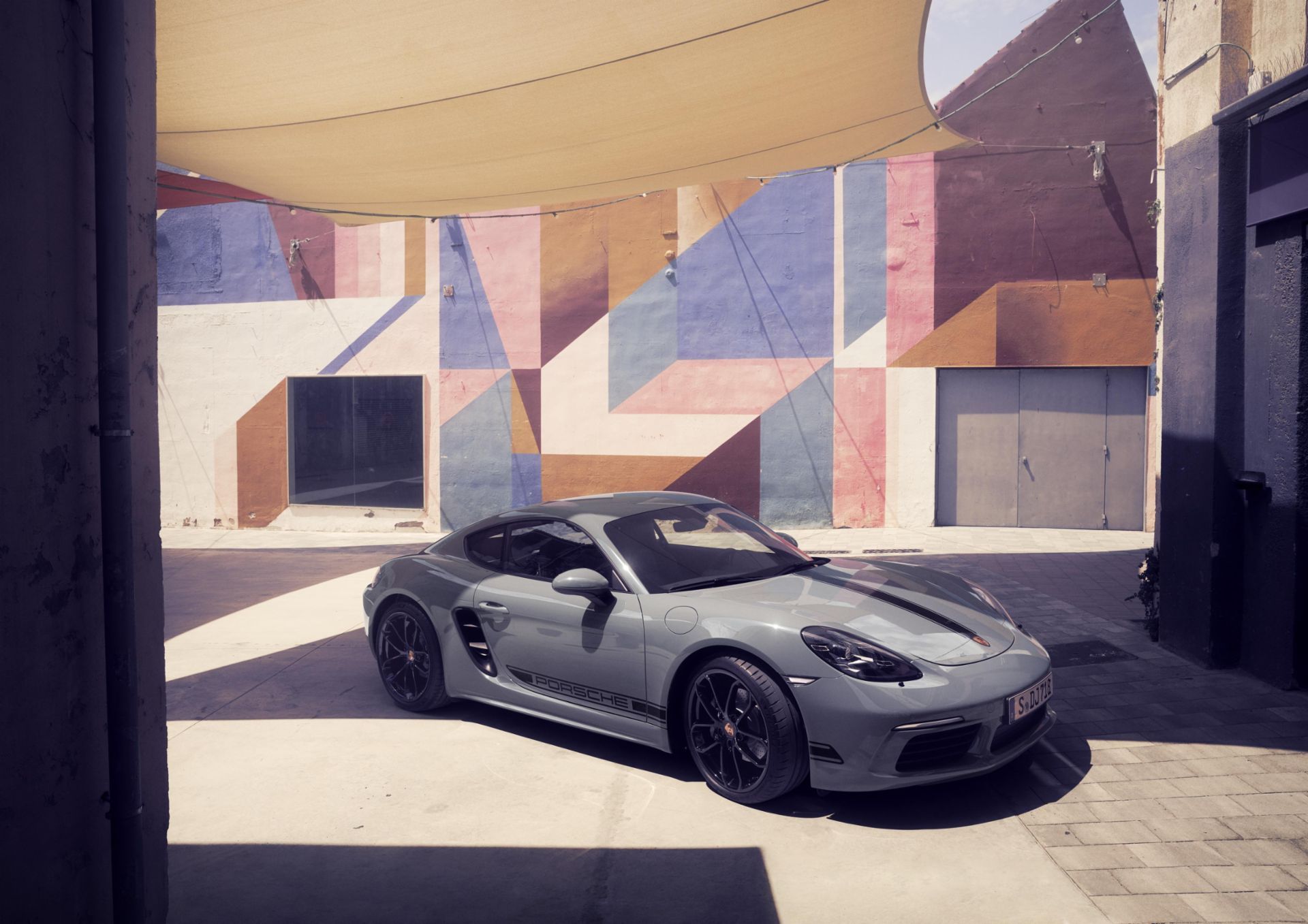 Porsche 718 Cayman 3.4 front view