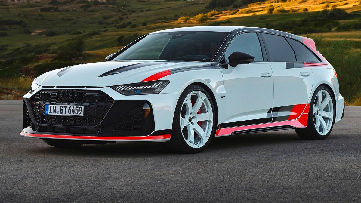 2025 Audi RS6 Avant GT Interior Photos
