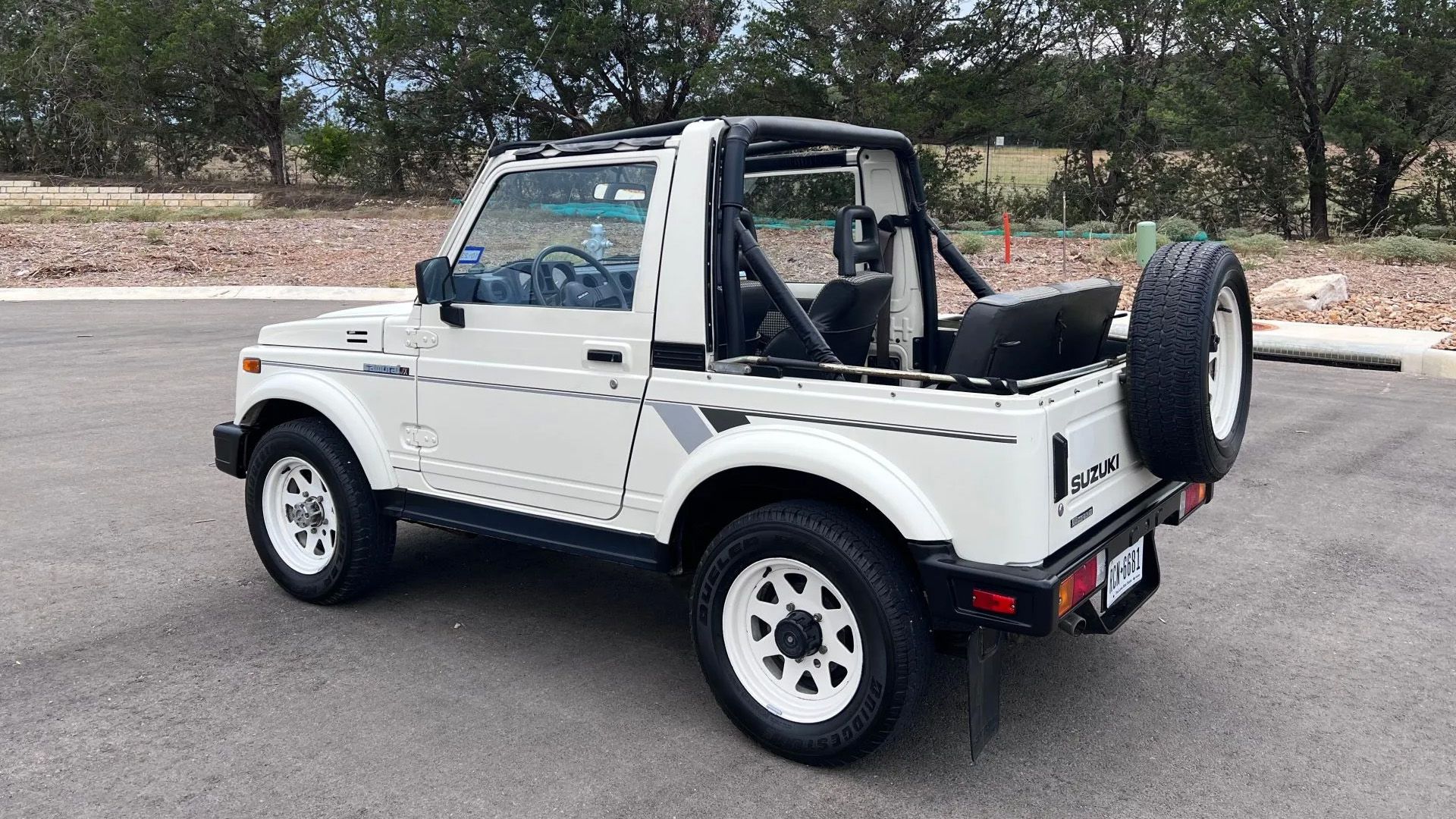 1988-suzuki-samurai-white-convertable.jpg