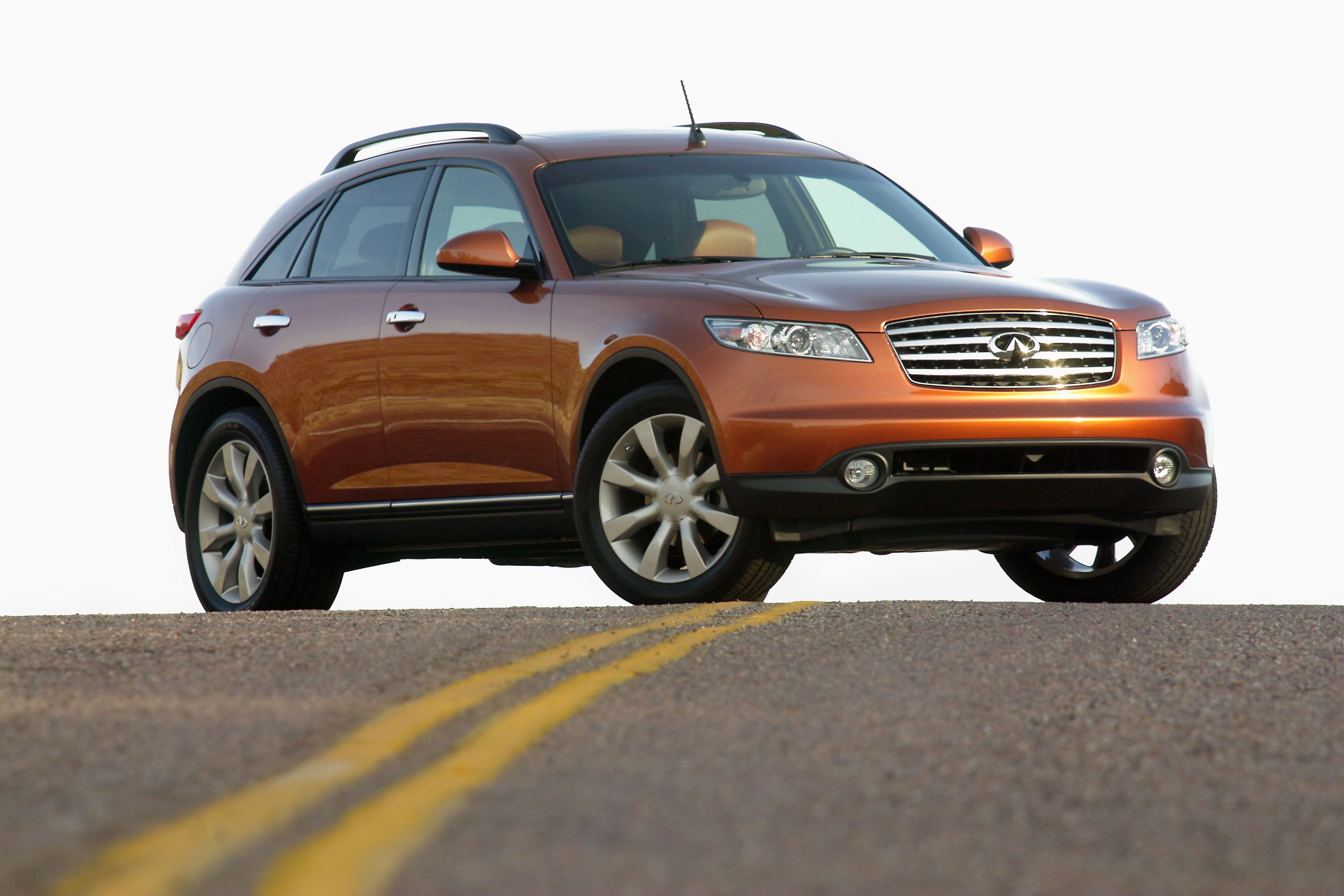 2003 Infinti FX front 3/4 static