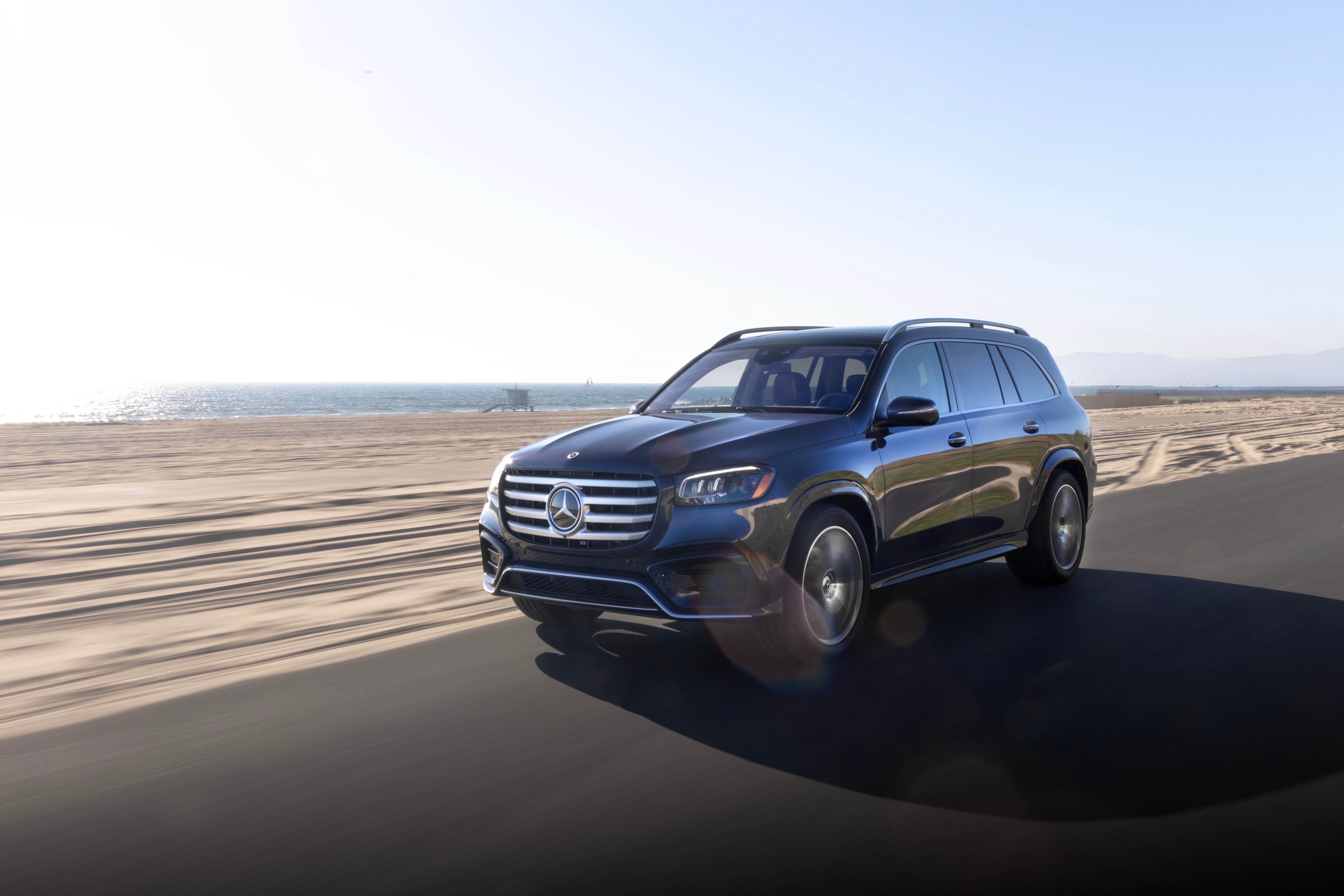 2023_MercedesBenz_GLS450_09-source