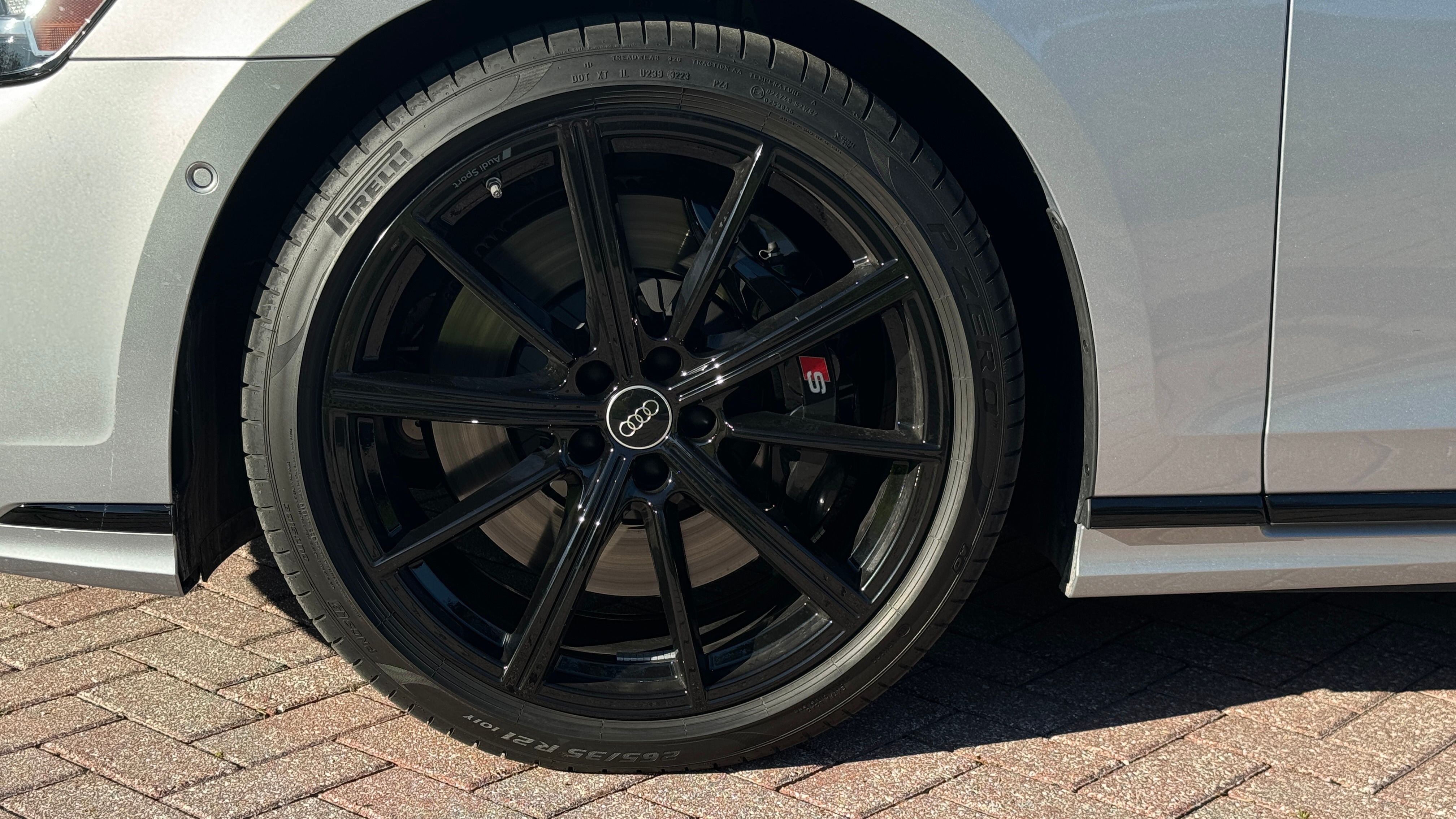 2024 Audi S8 wheel