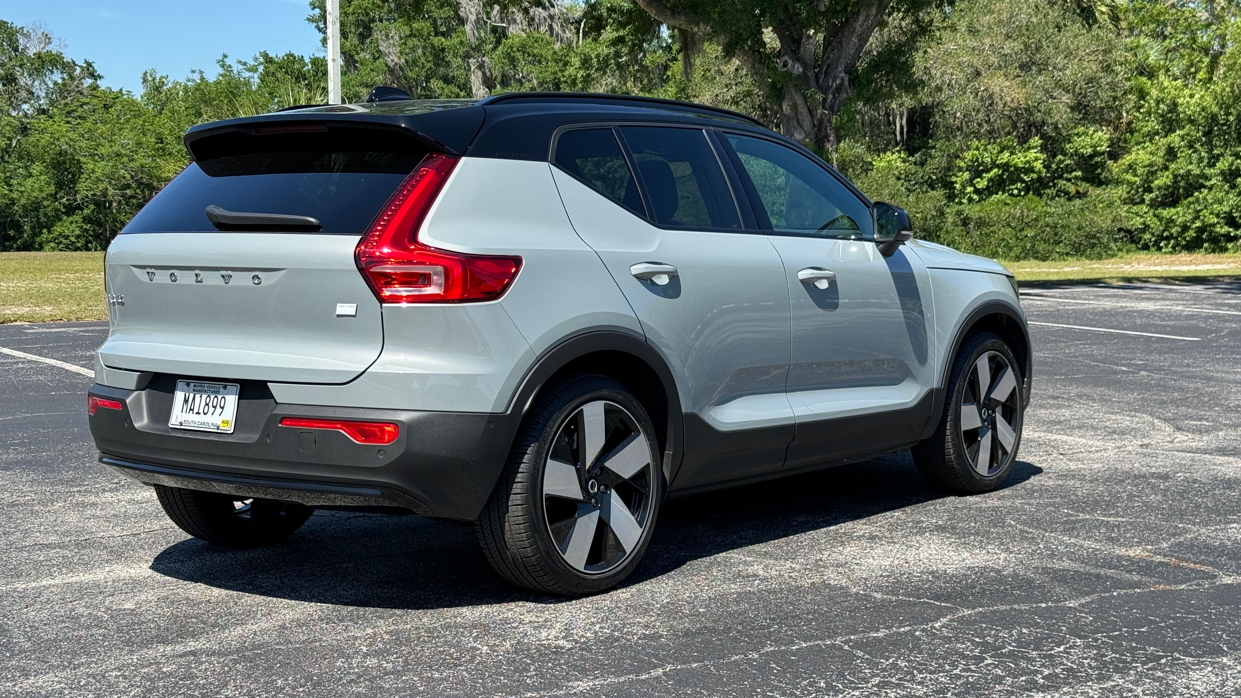 2024 Volvo XC40 Recharge rear 3/4 static