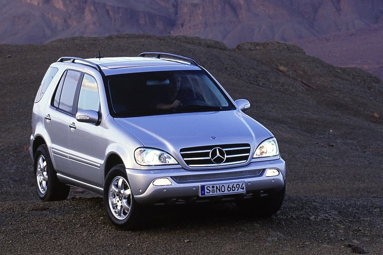 Mercedes-Benz M-Class Generations: All Model Years | CarBuzz