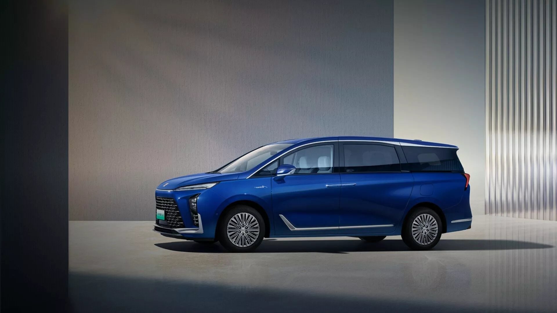 Buick Facelifts GL8 Minivan With 392-HP PHEV Powertrain, VIP Seating ...