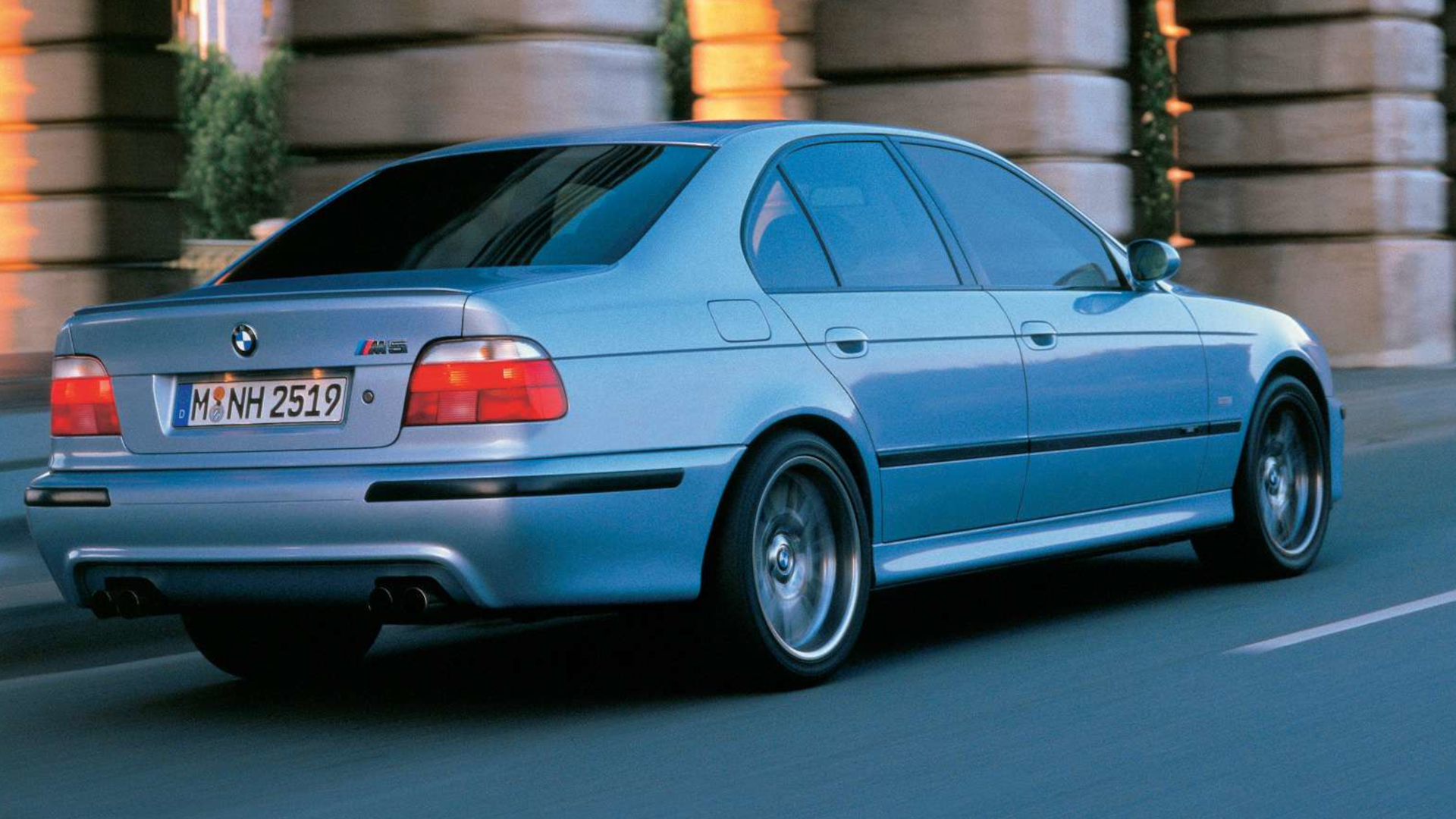 10 Used V8 Sedans That Should Only Be Purchased With A Manual Gearbox