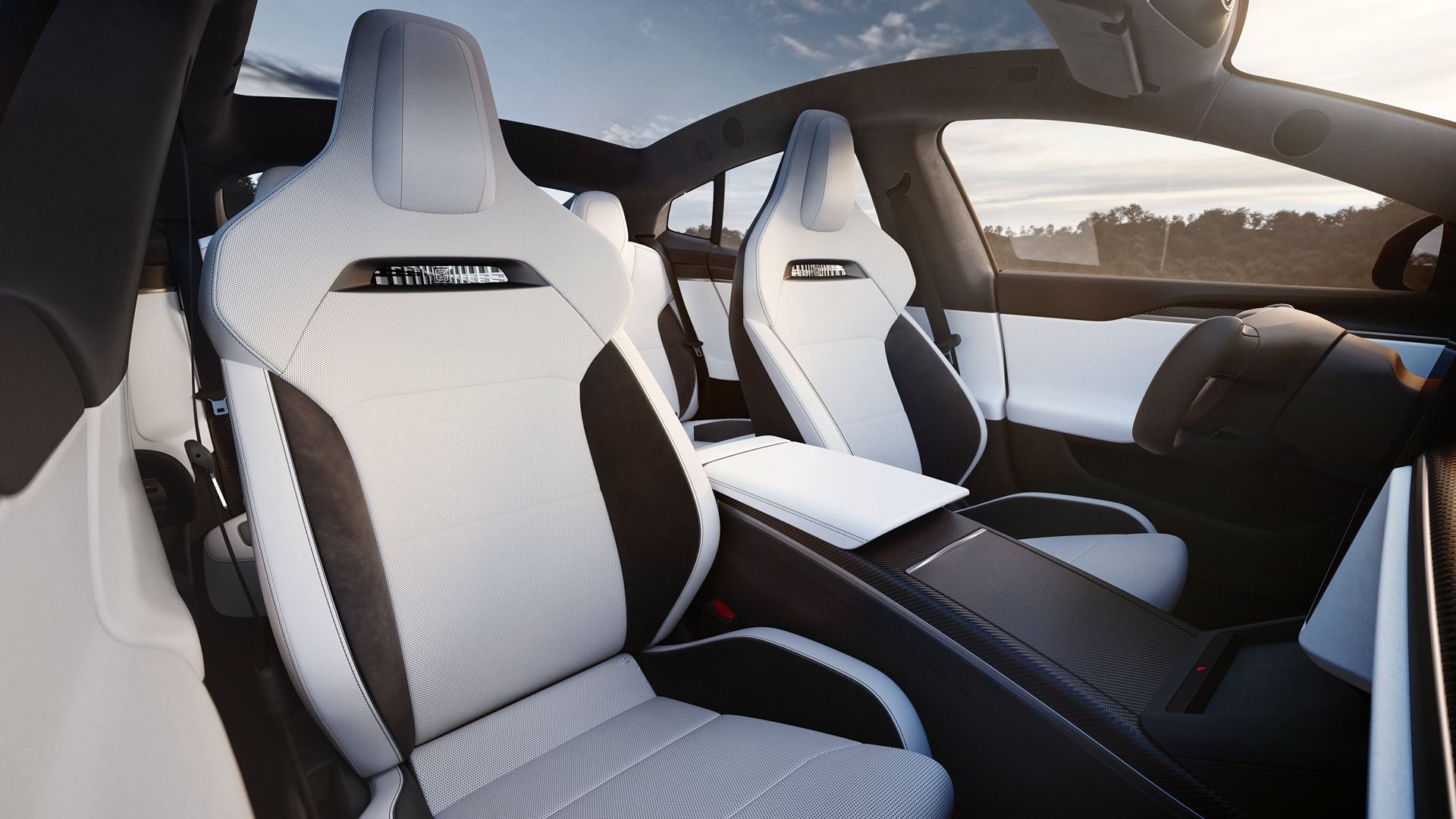 Tesla Model S Plaid interior, sports seats