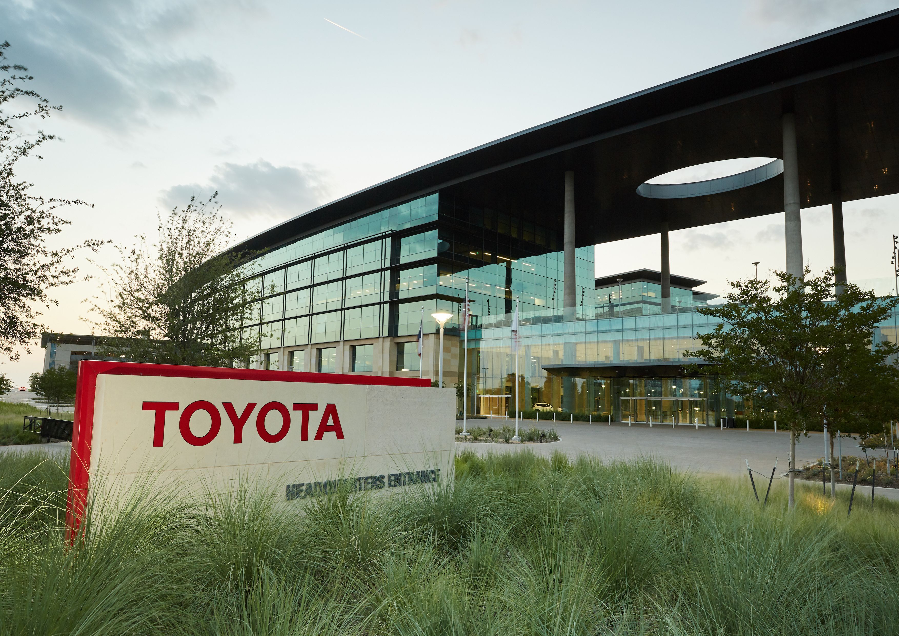 Toyota Headquarters-Exterior-Entrance