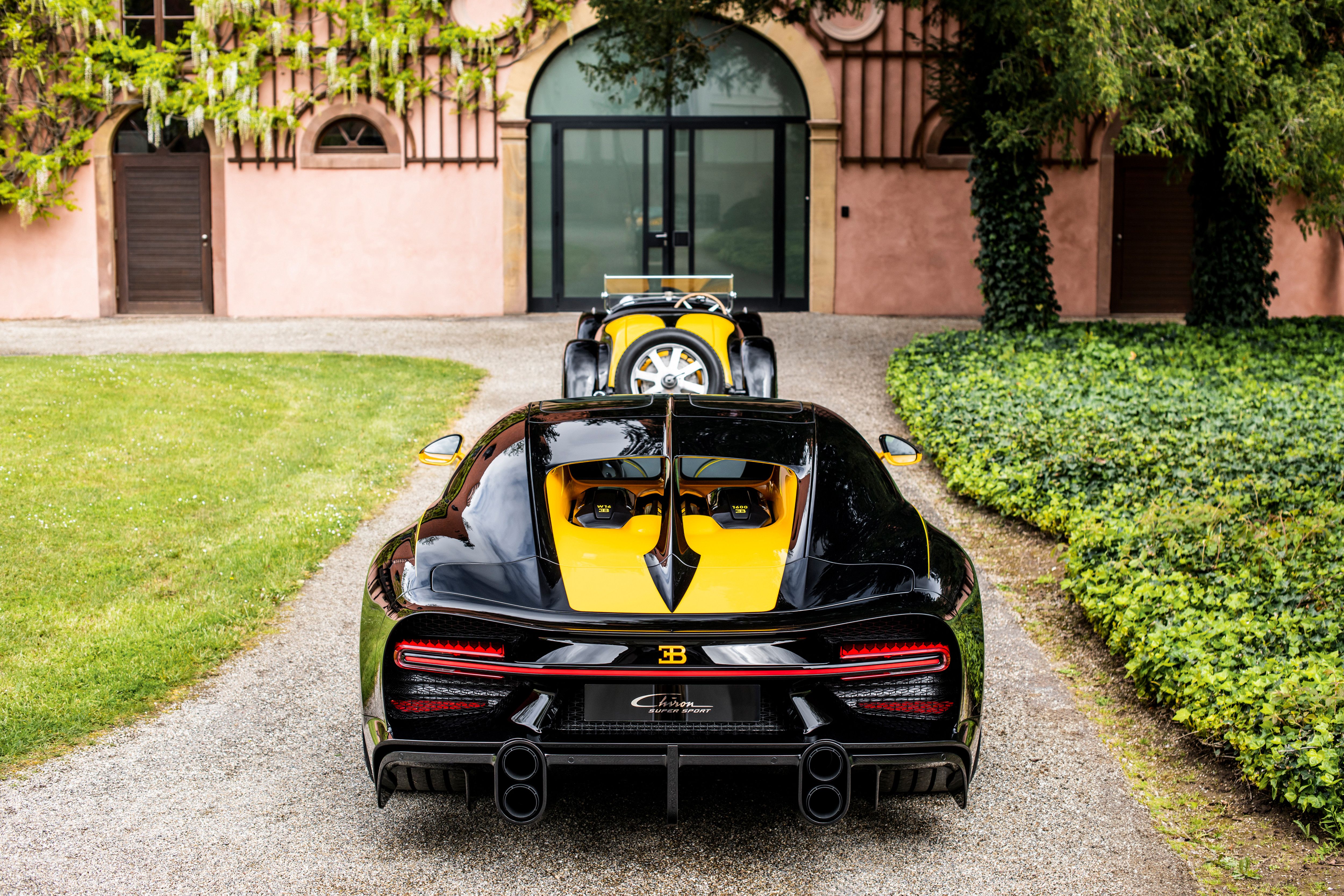 Bugatti Chiron '55 1 Of 1' Celebrates The First-Ever Super Sport