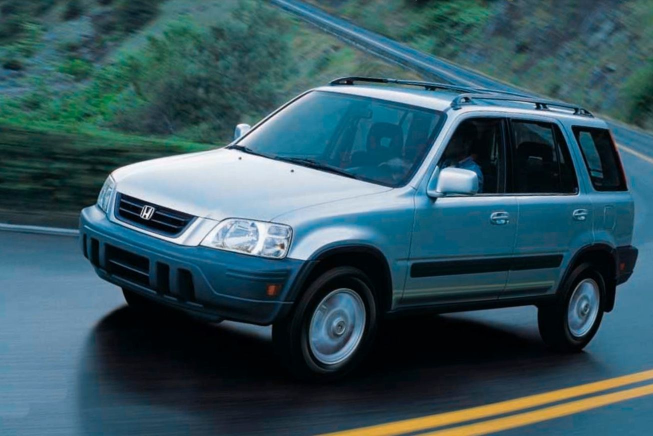 1st Gen CR-V Side View Driving