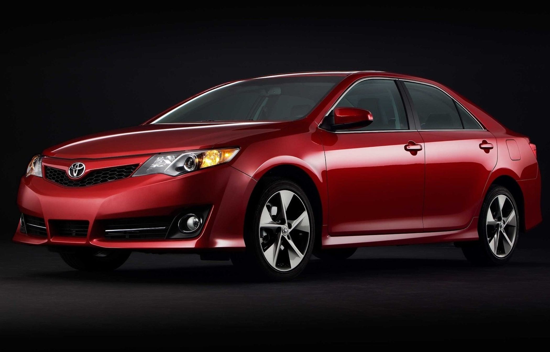 2013 Toyota Camry Beauty Shot