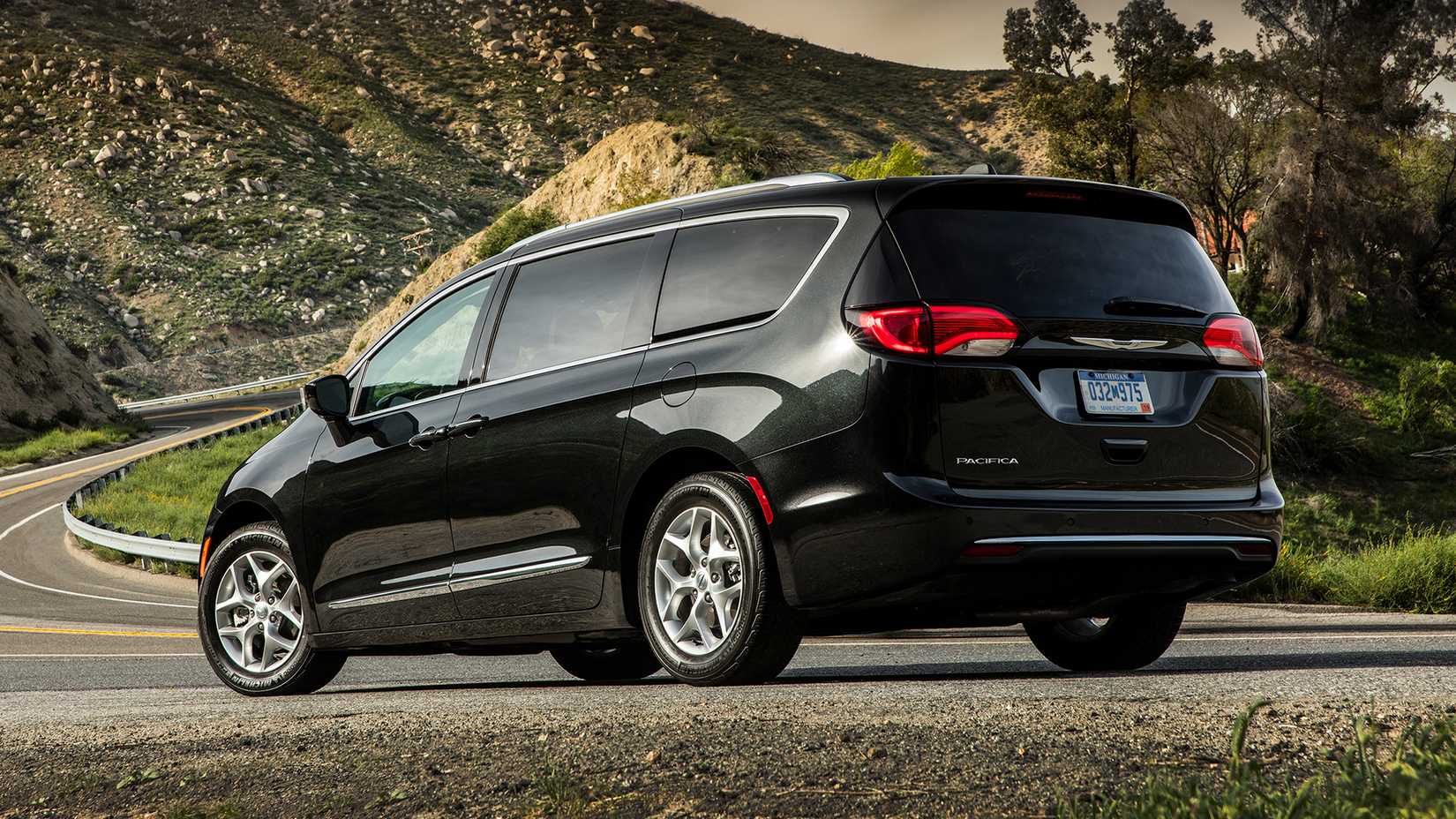 2017 Chrysler Pacifica rear