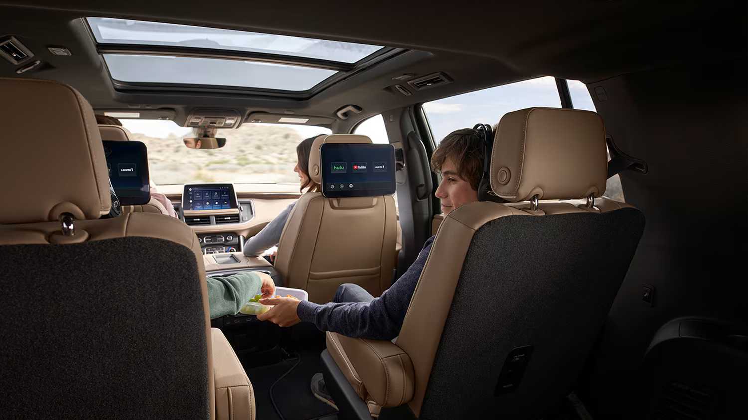 How Rear-Seat Entertainment Systems Work: Ultimate Guide to Fun