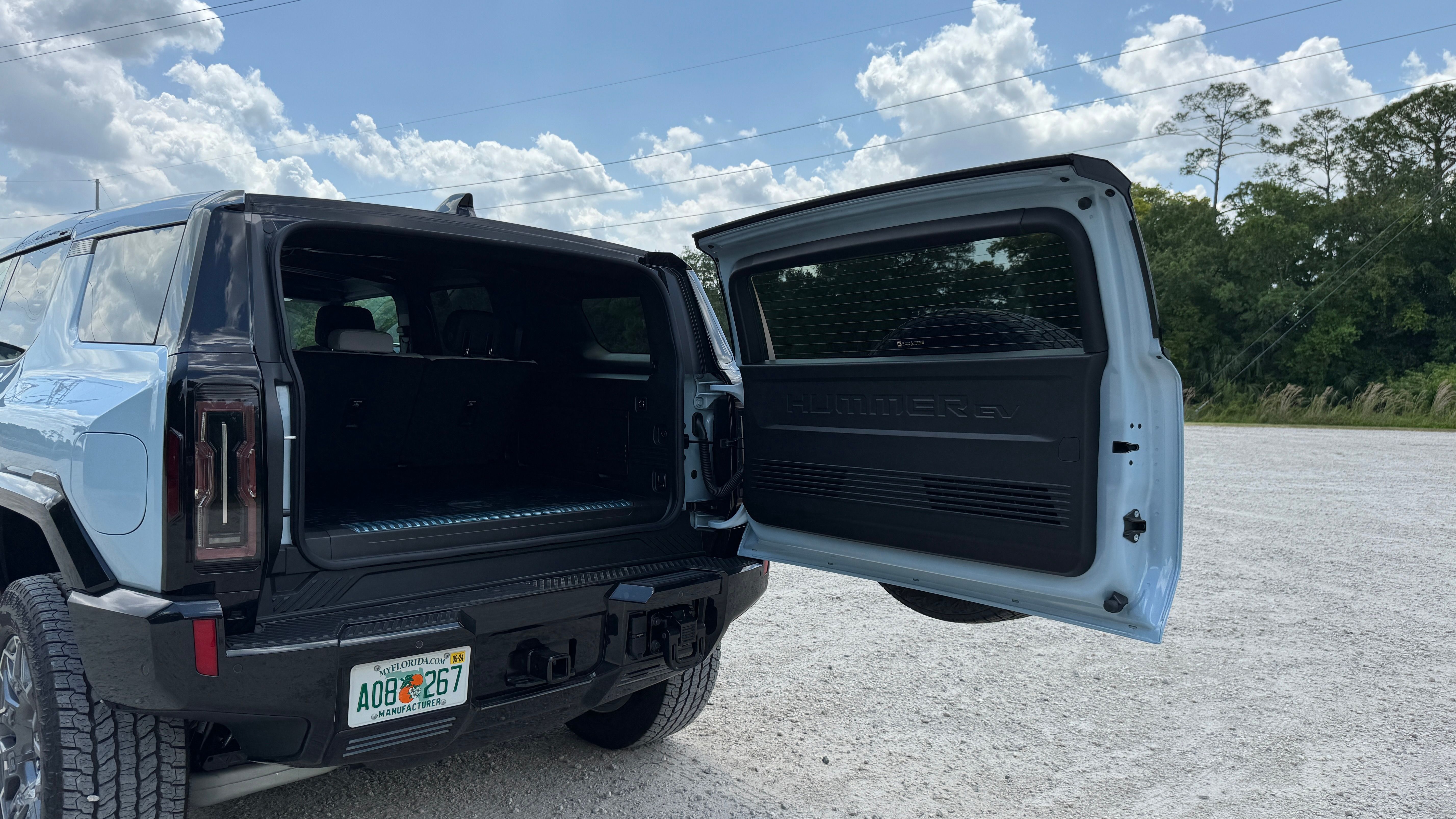 2024 GMC Hummer EV SUV trunk door