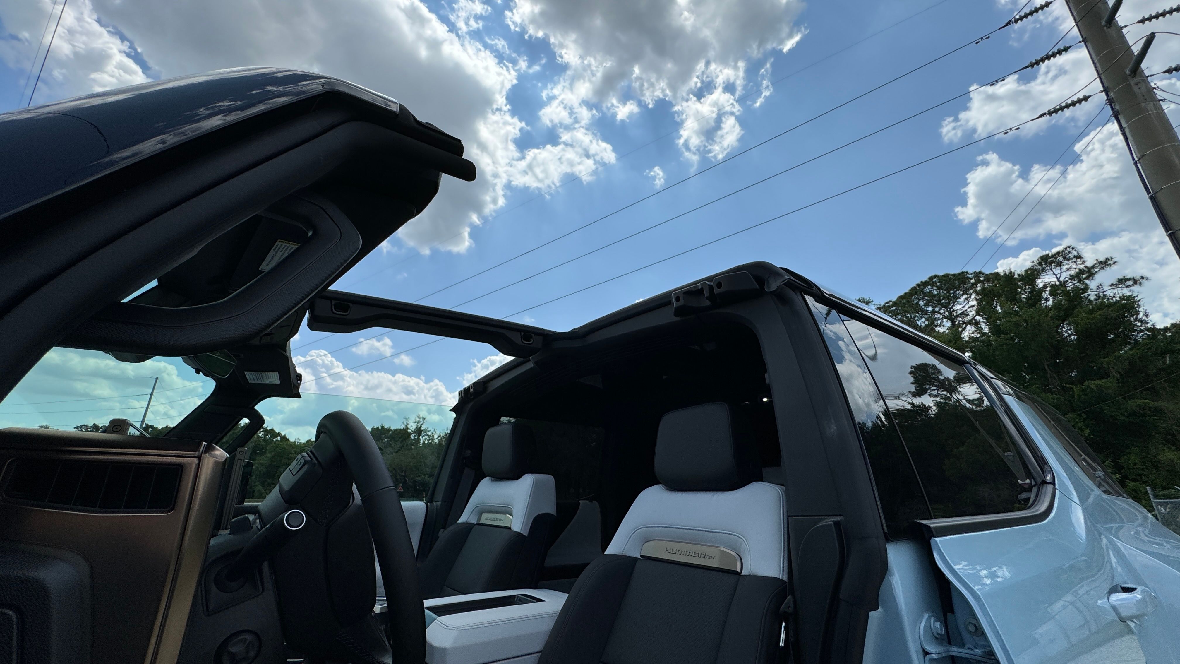 2024 GMC Hummer EV SUV removable roof