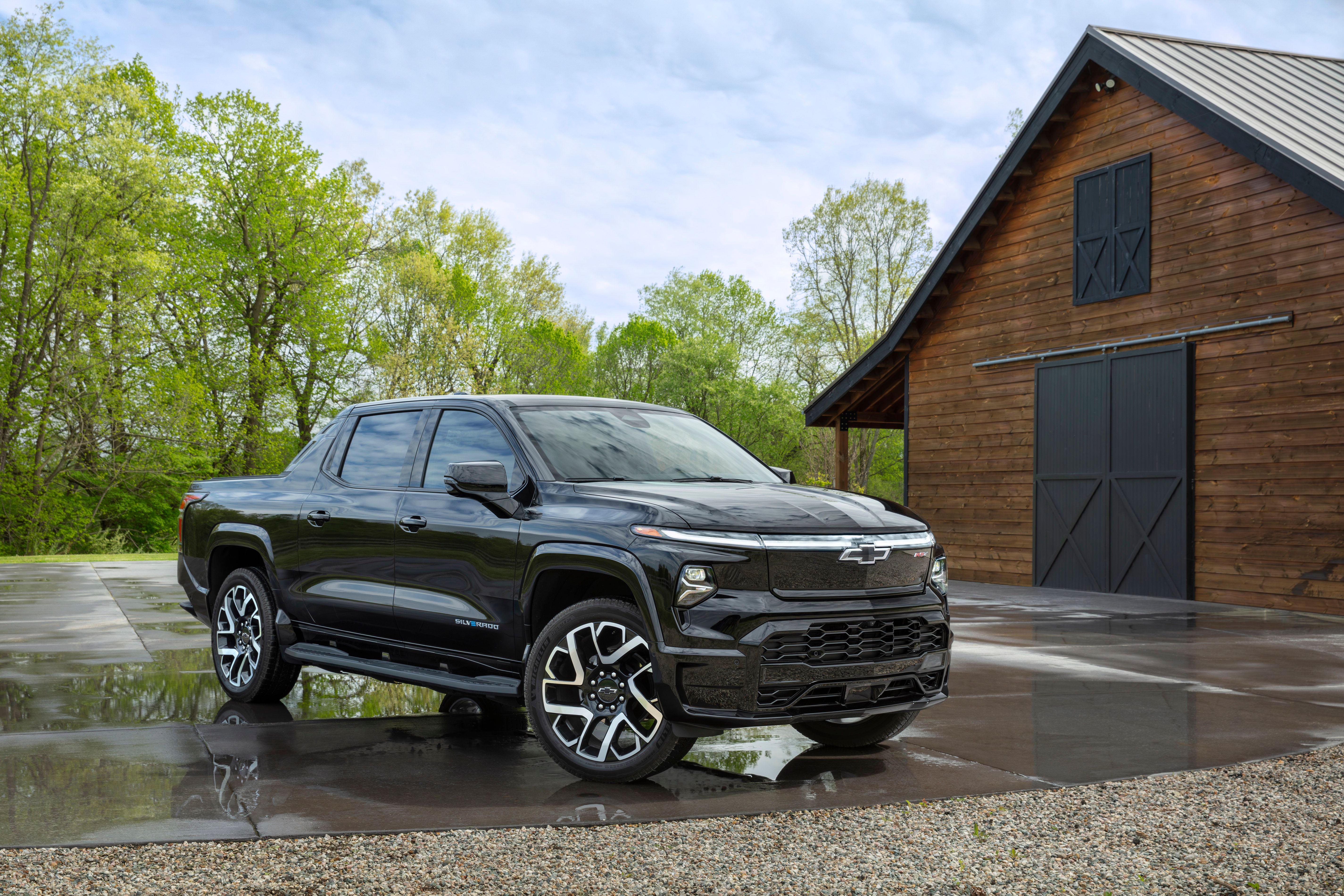 2024-silverado-ev-rst-301