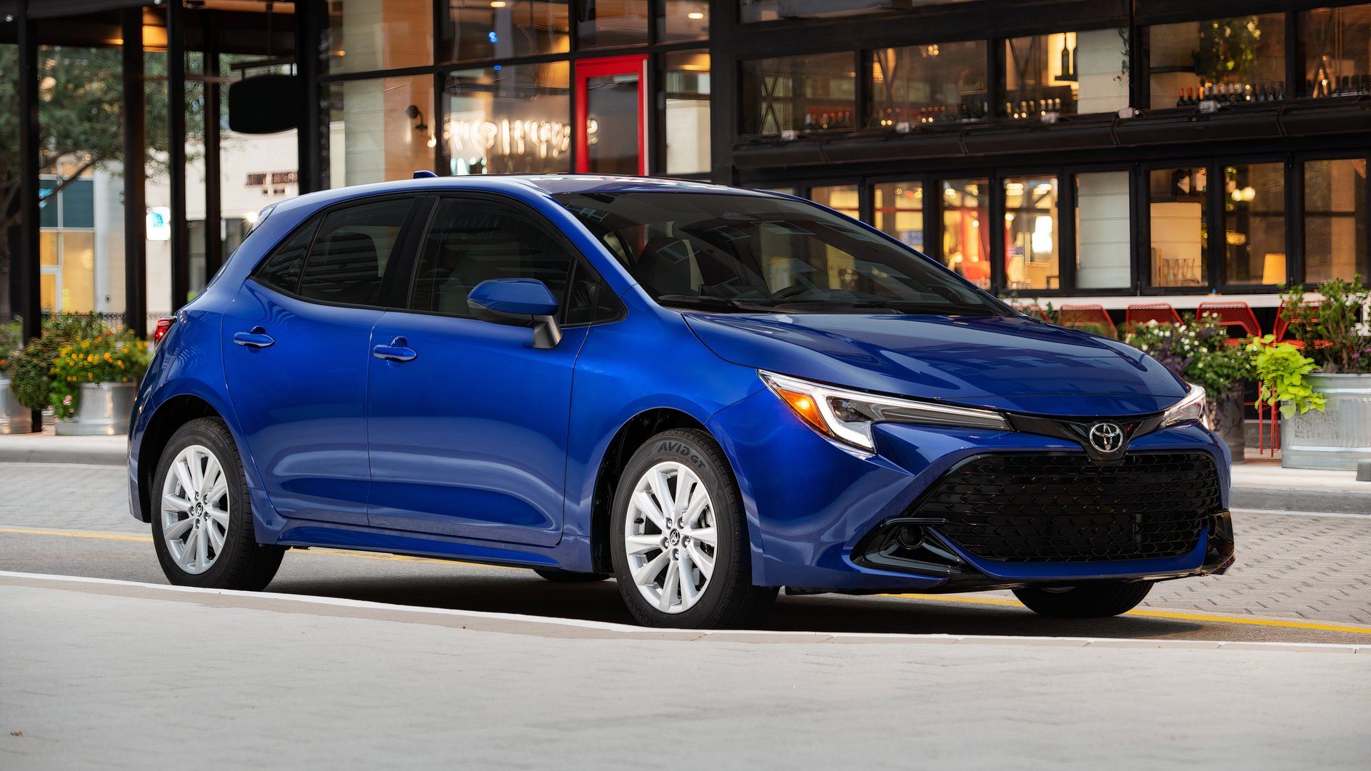 2025 Corolla Hatchback SE BlueCrushMetallic Front Side