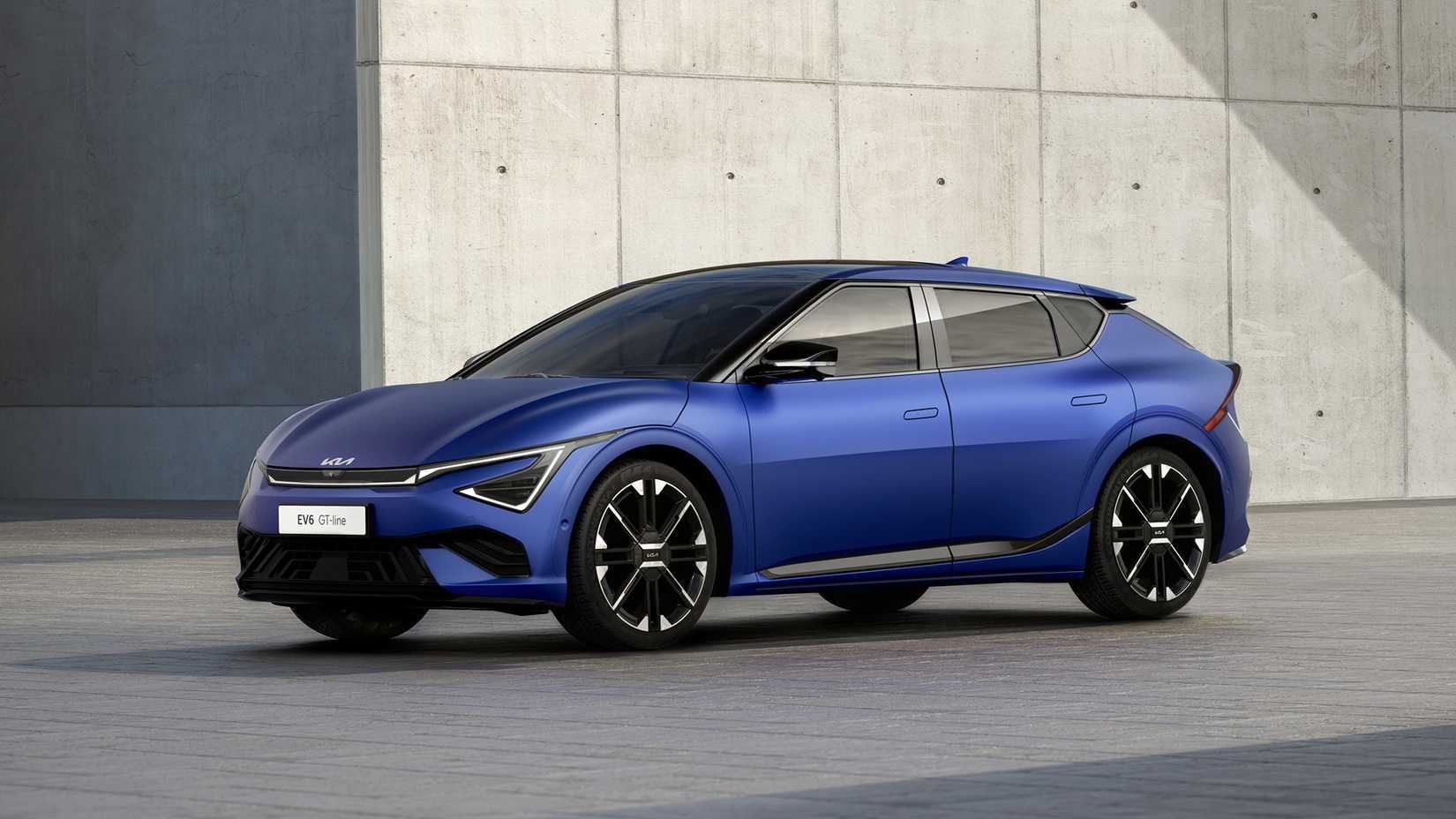 2025 கியா EV6 ப்ளூ ஃப்ரண்ட் ஆங்கிள் 3/4