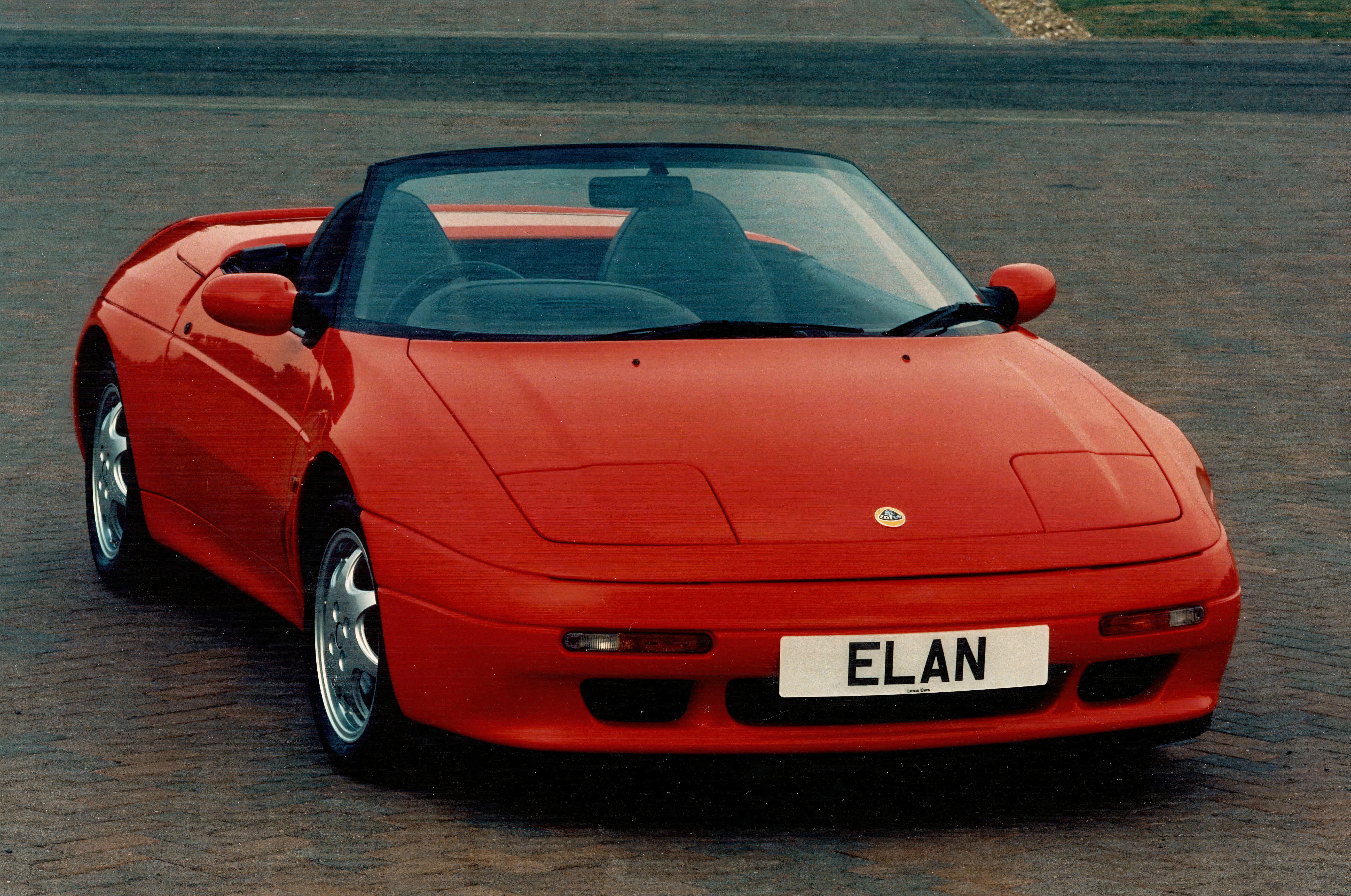 Lotus Elan, Red