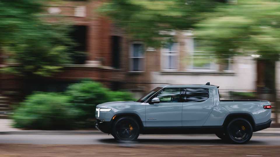 2025 Rivian R1T Truck Pricing, Photos & Specs