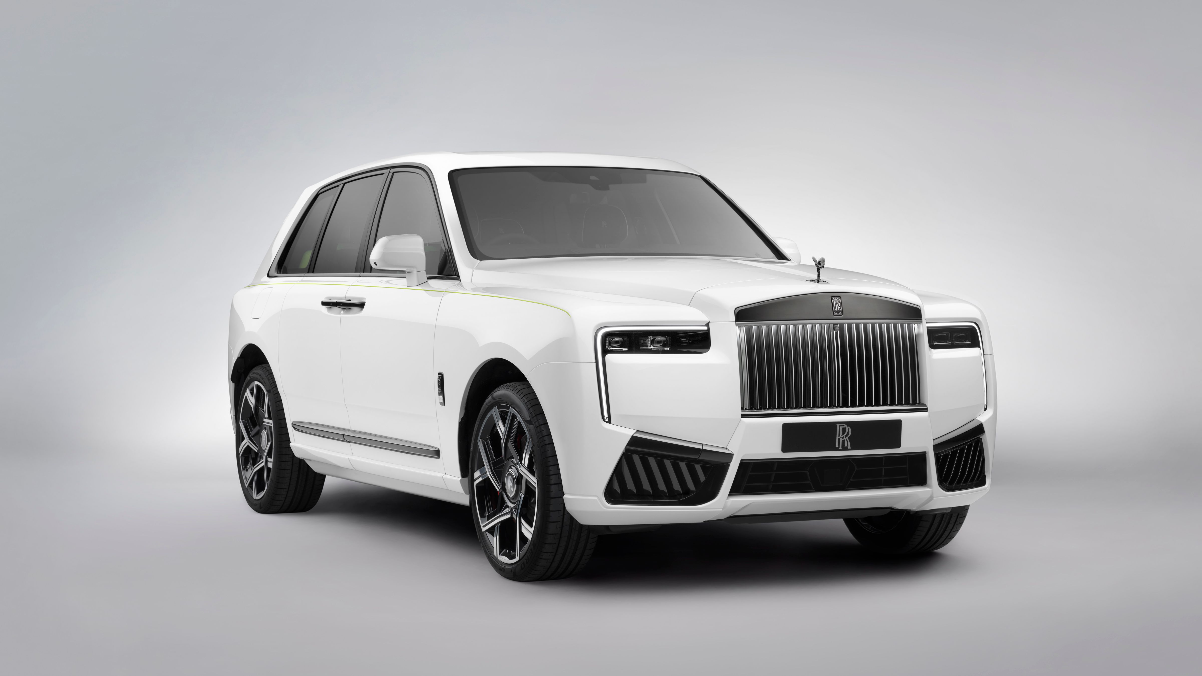 Rolls Royce Cullinan Series II Black Badge 3/4 front view