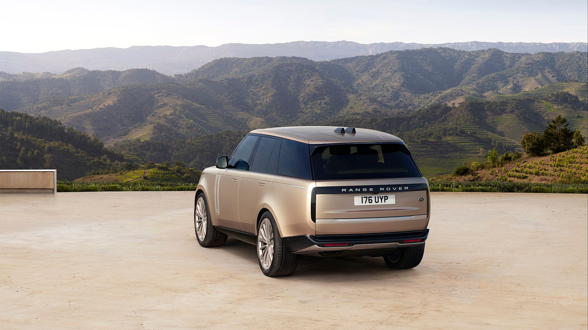2024 Land Rover Range Rover rear