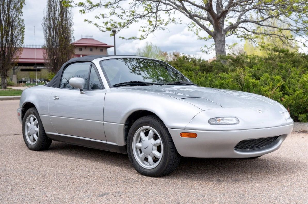 First-Gen Mazda MX-5 Miata: Pop-Up Headlights And 9 Other Features That ...