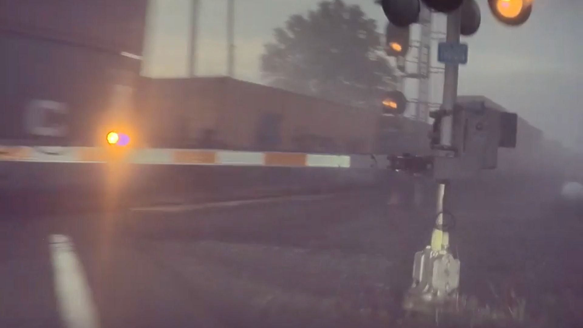 Tesla Model 3 With FSD Fails To Detect Railway Crossing, Narrowly ...