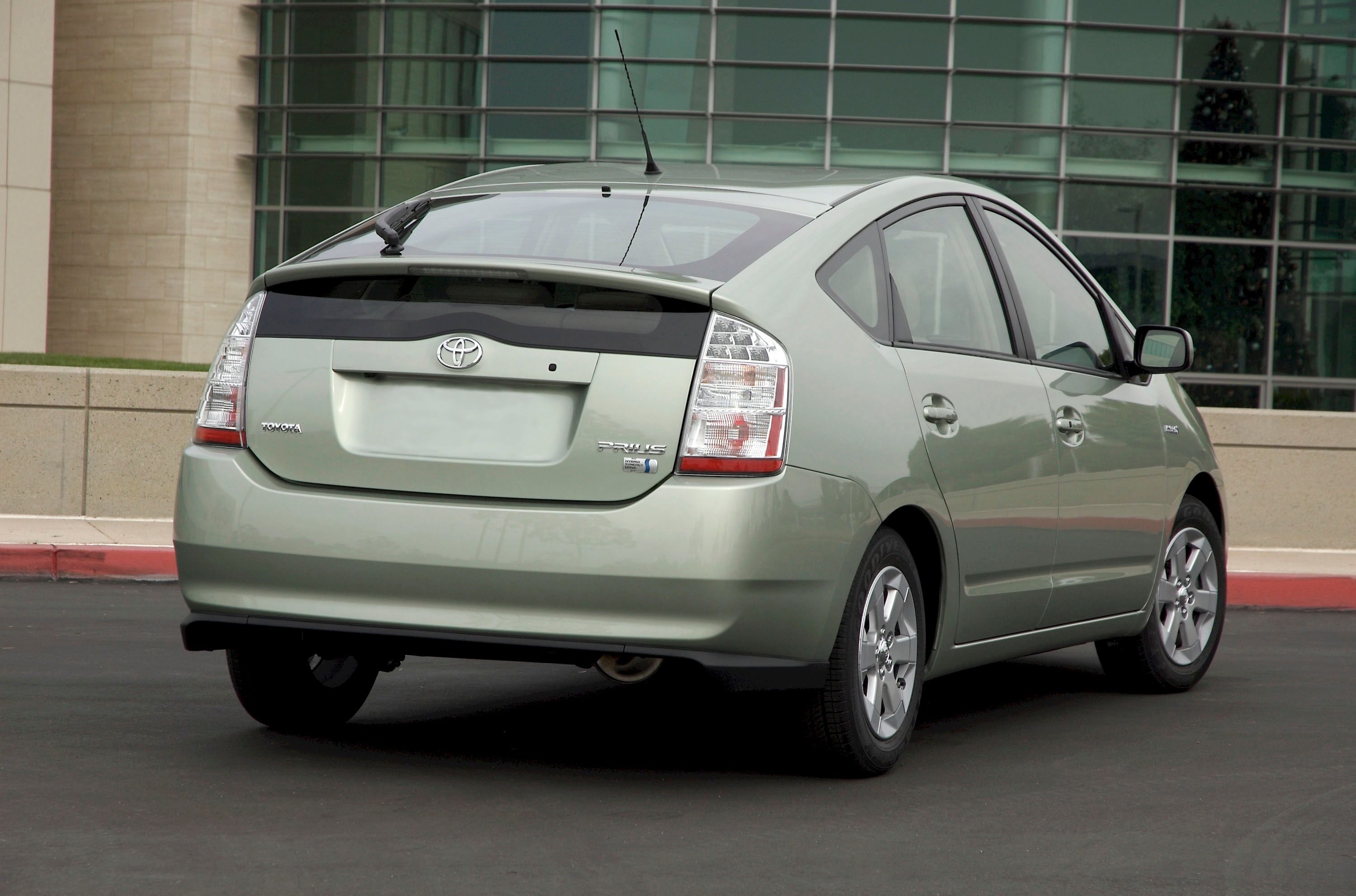 Toyota Prius 2nd Gen Rear Angle View