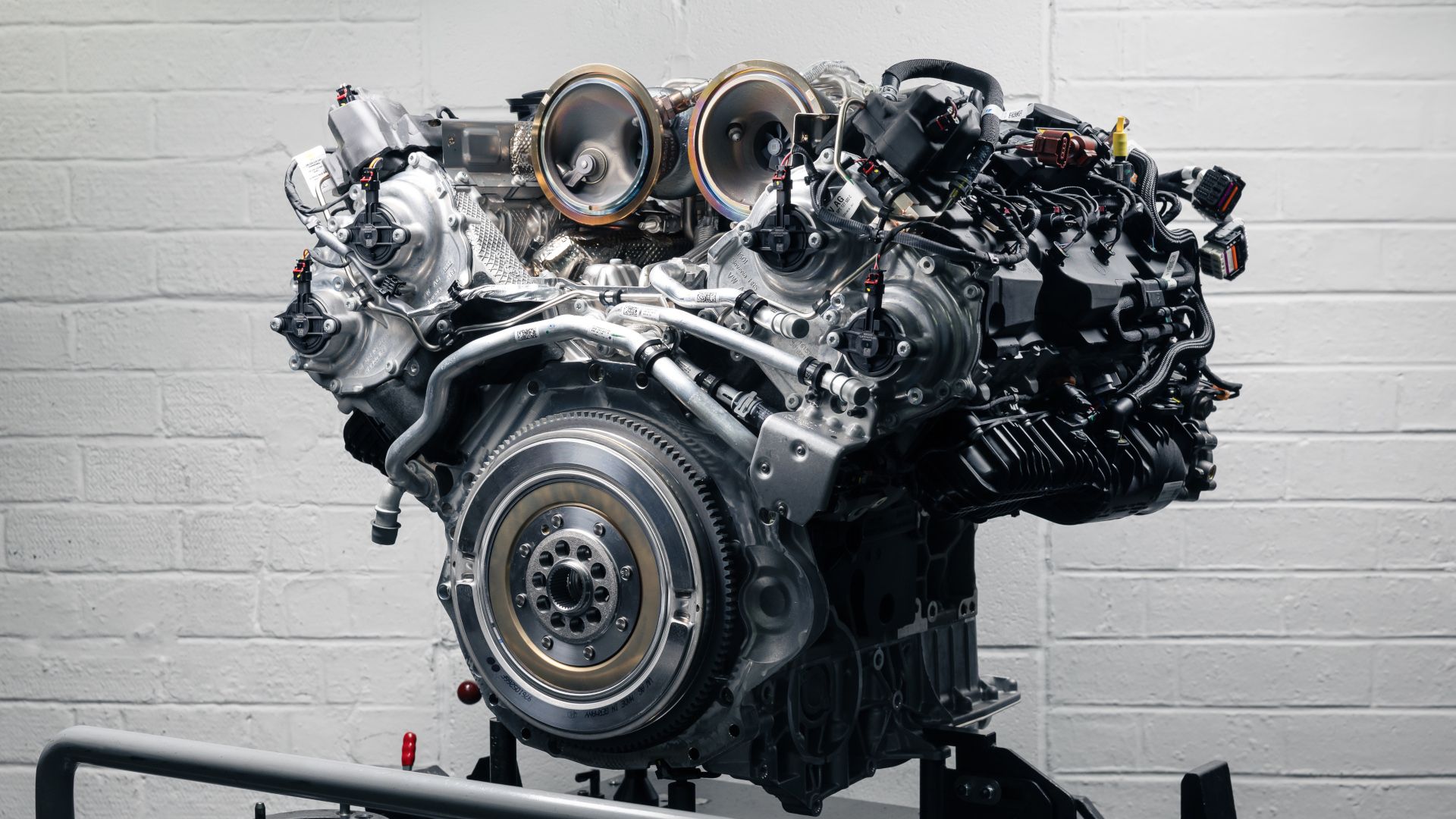 Bentley Ultra Performance Hybrid V8 Engine