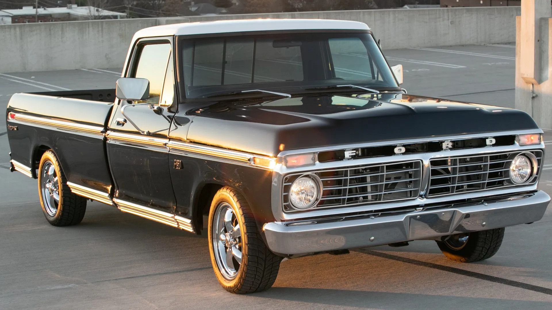 1975 Ford F-150 front