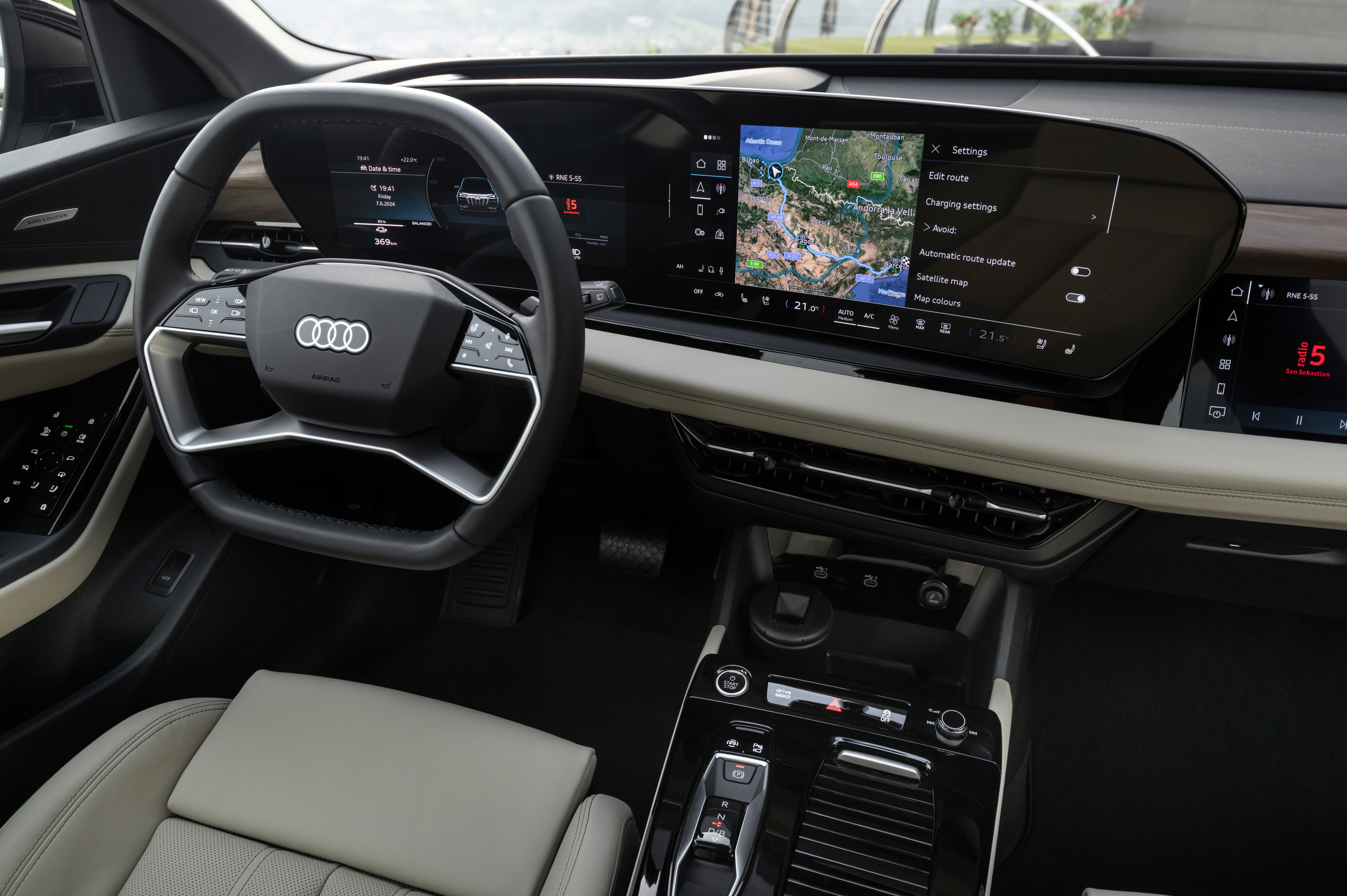 2025 Audi Q6 e-tron Dashboard