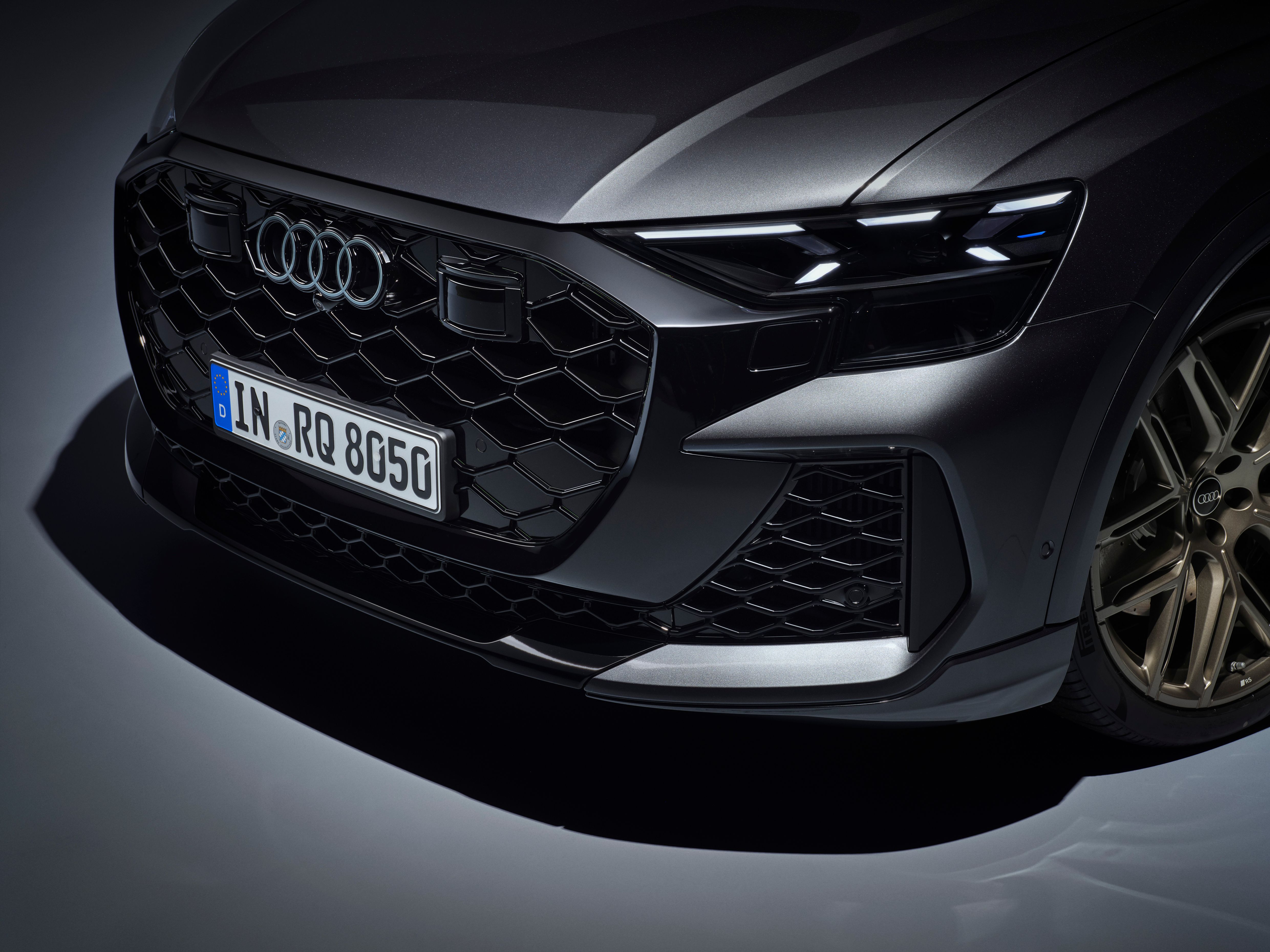 2025 Audi RS Q8 Performance Debuts With More Power Than R8 Supercar
