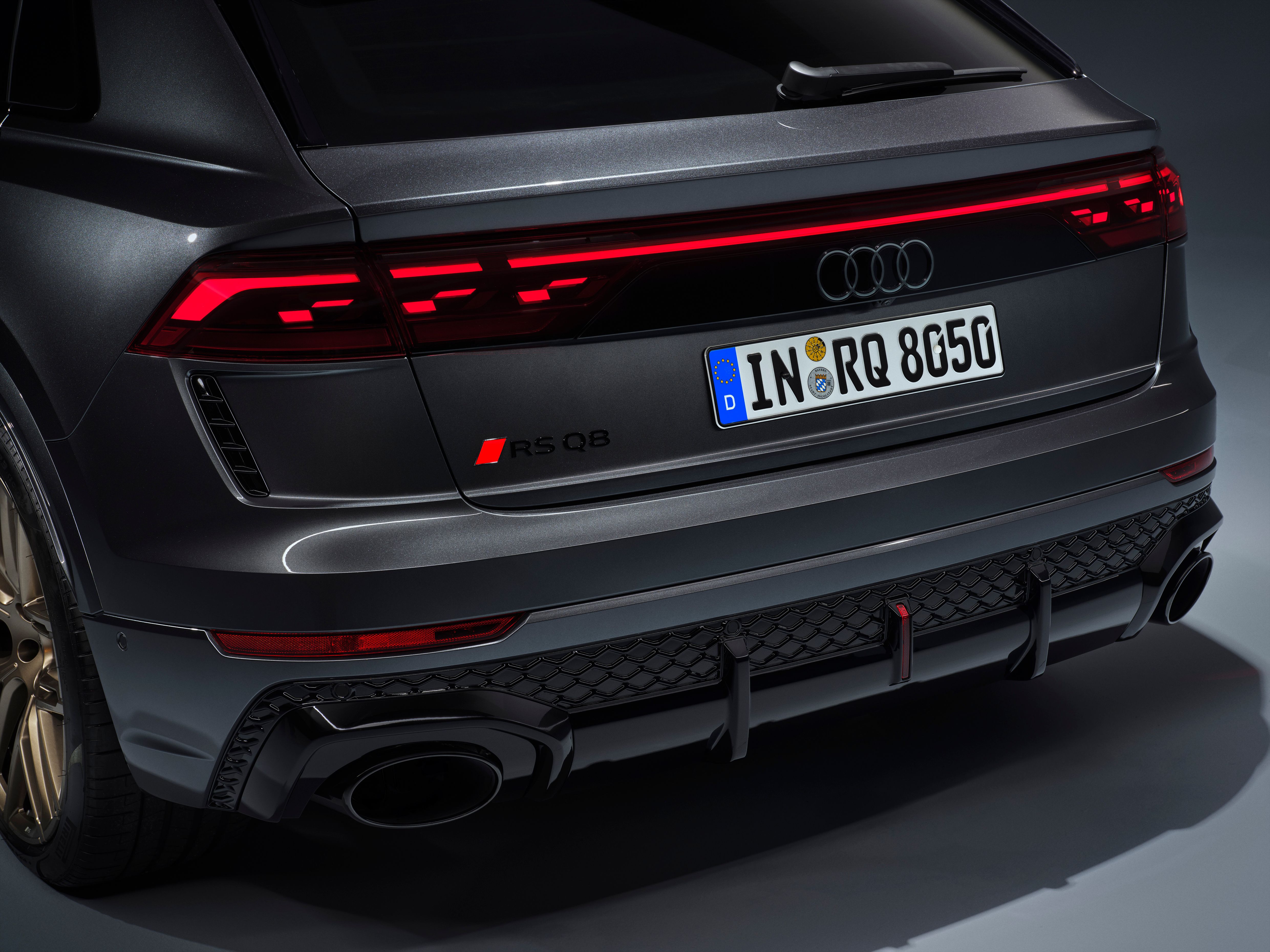 2025 Audi RS Q8 Performance Debuts With More Power Than R8 Supercar