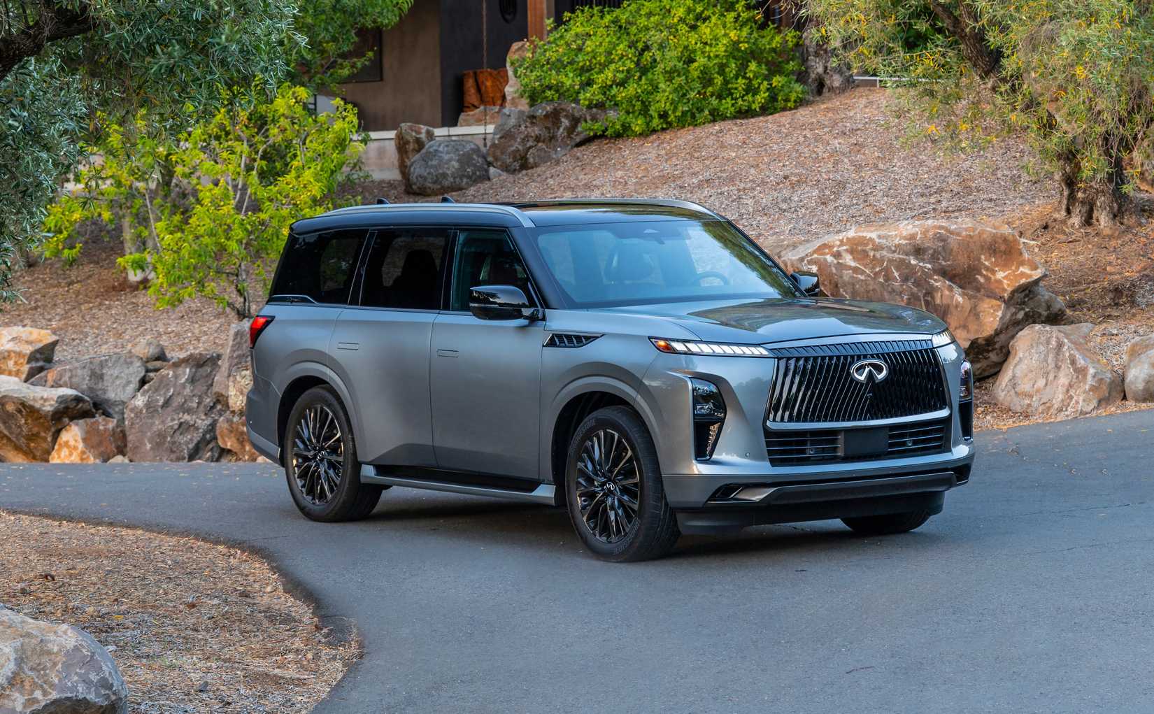 The improvements to the all-new Infiniti QX80 launch it to the top of ...