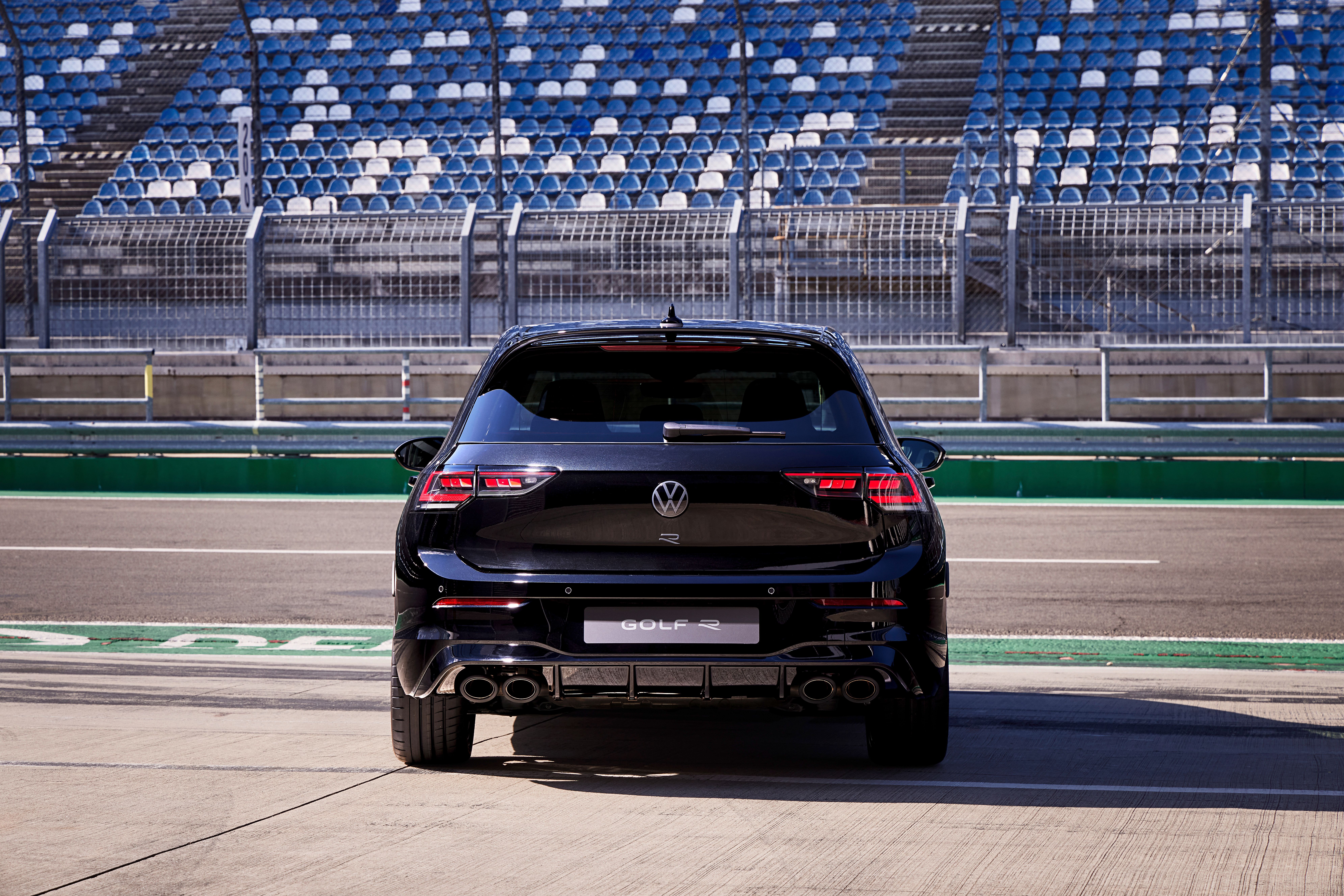 2025 Volkswagen Golf R Arrives As The Last Combustion Model Before ...