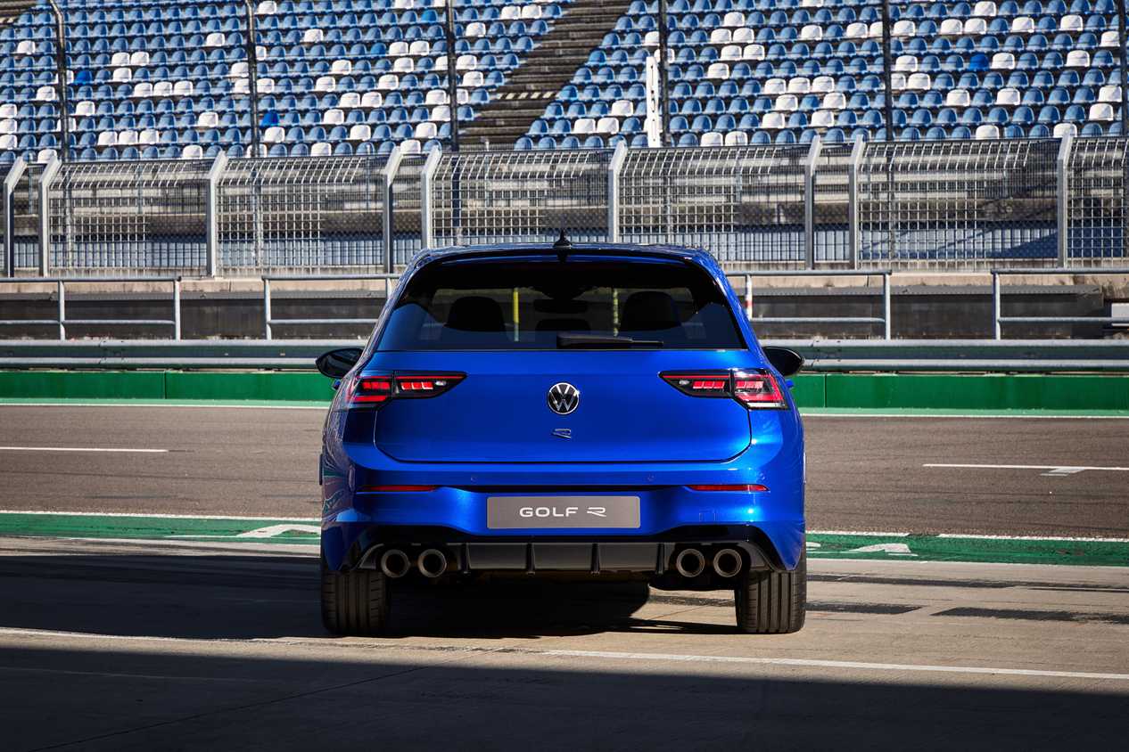 2025 Gold R Rear 2025 Volkswagen Golf R Arrives As The Last Combustion Model Before ...