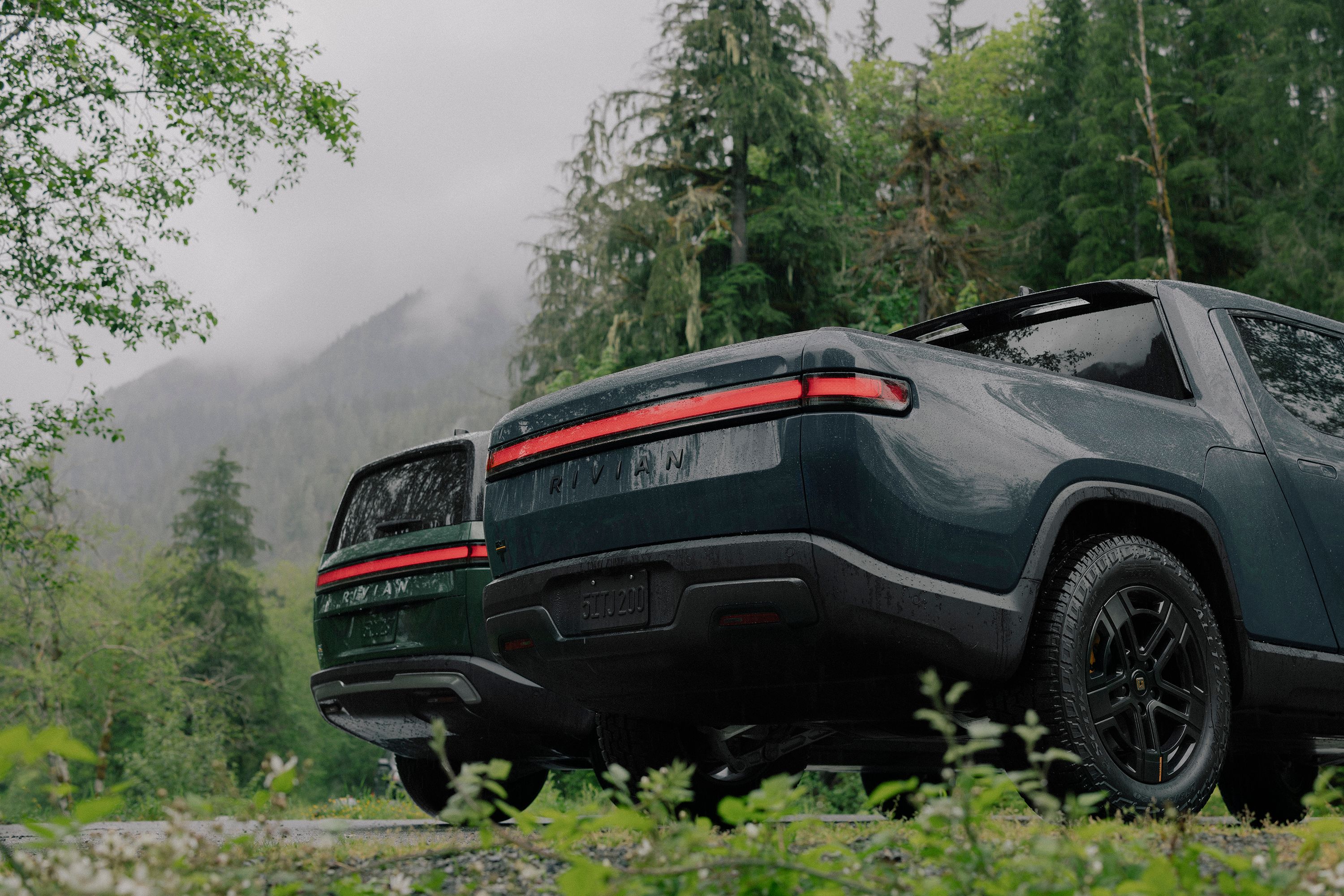 New Rivian R1T vs Cybertruck: Battle Of The Electric Pickups
