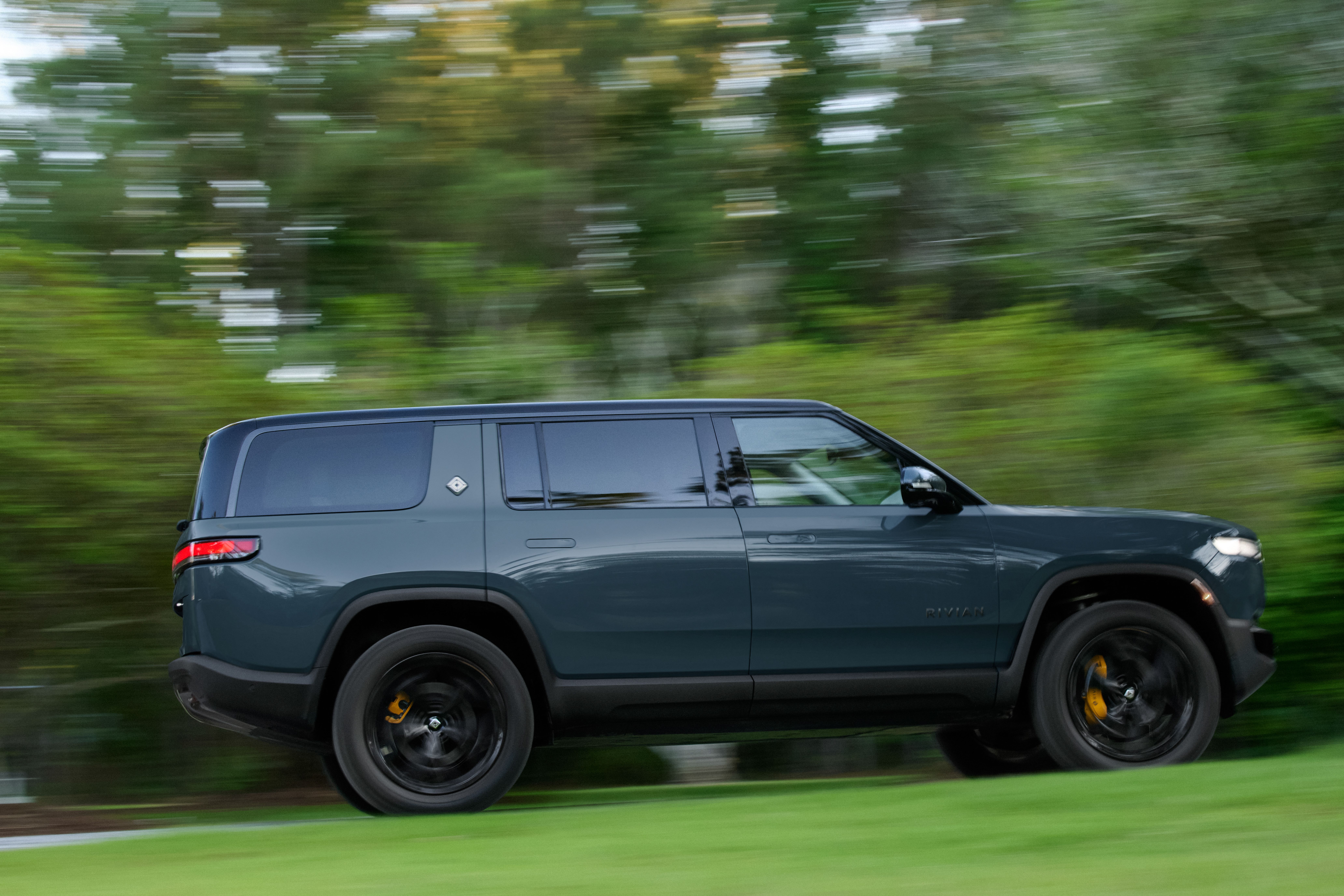New Rivian R1T And R1S Arrive With Performance To Match A Lamborghini